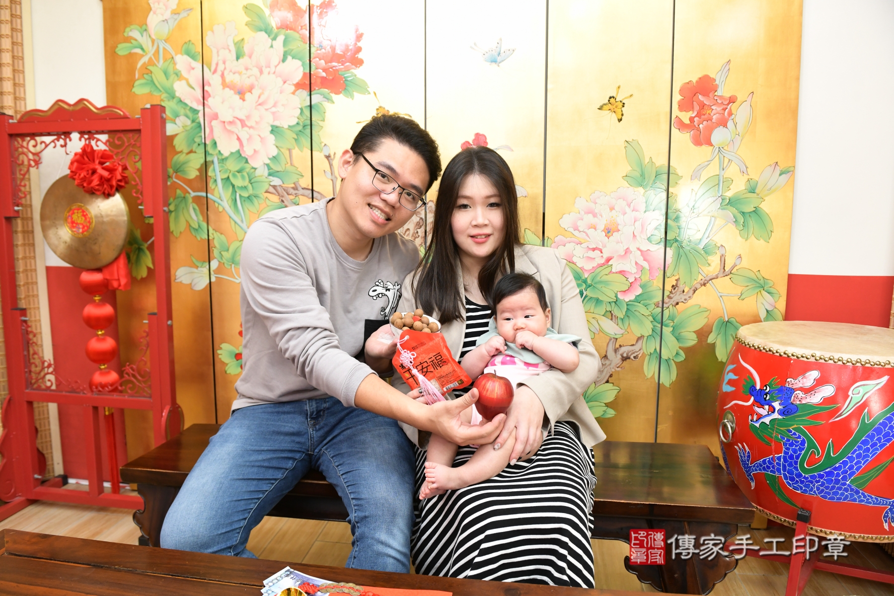 傳家手工印章台北店、抓周、度脺、剃頭、收涎、傳家嬰兒古禮 傳家手工印章台北店、抓周、度脺、剃頭、收涎、傳家嬰兒古禮