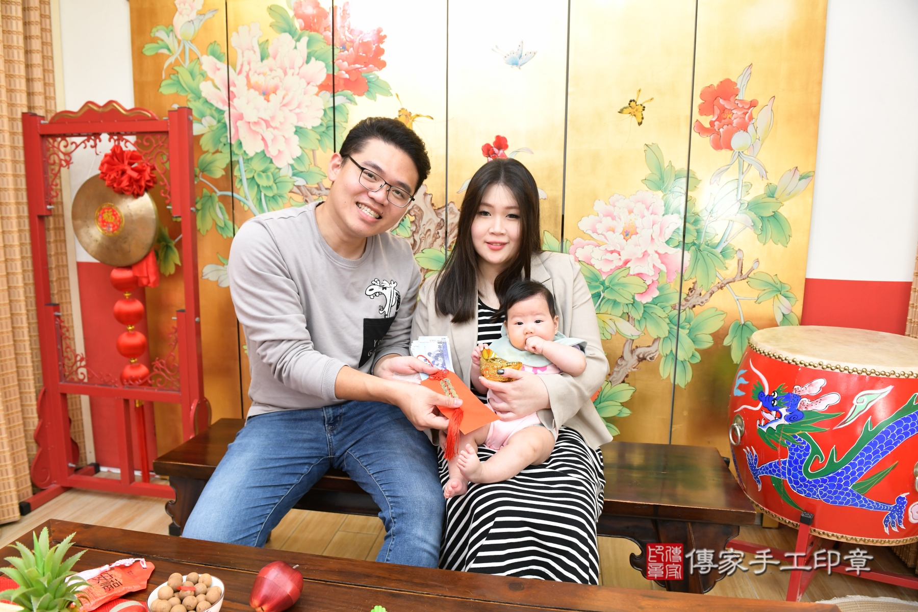 傳家手工印章台北店、抓周、度脺、剃頭、收涎、傳家嬰兒古禮 傳家手工印章台北店、抓周、度脺、剃頭、收涎、傳家嬰兒古禮