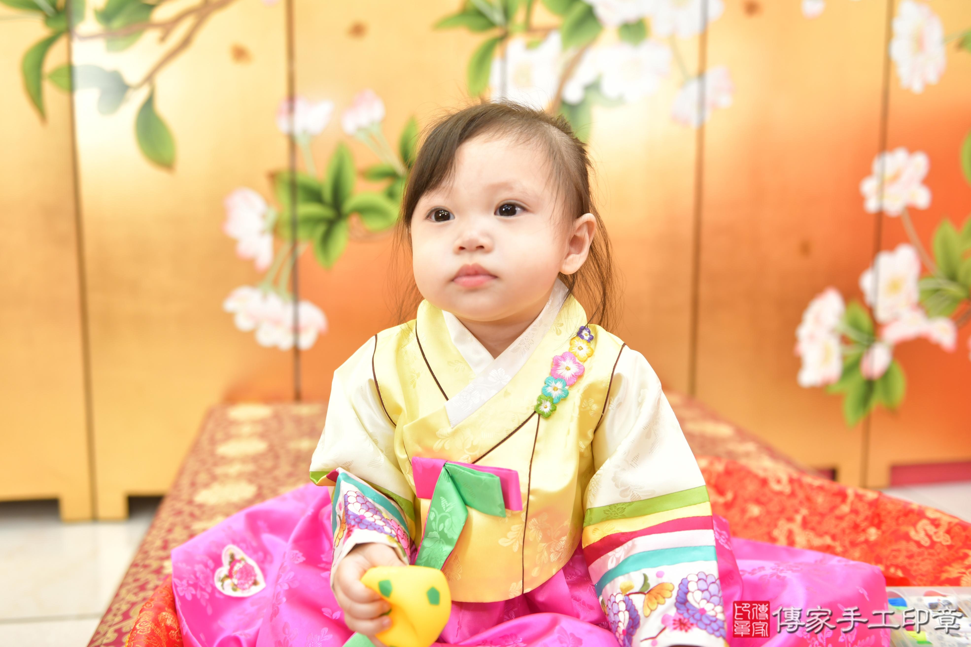 傳家手工印章台中店、抓周、度脺、美式風會場、傳家嬰兒古禮、吉祥話、抓周道具物品24種、拍照。抓周證書。寶寶抓周、滿周歲、生日快樂、祝福