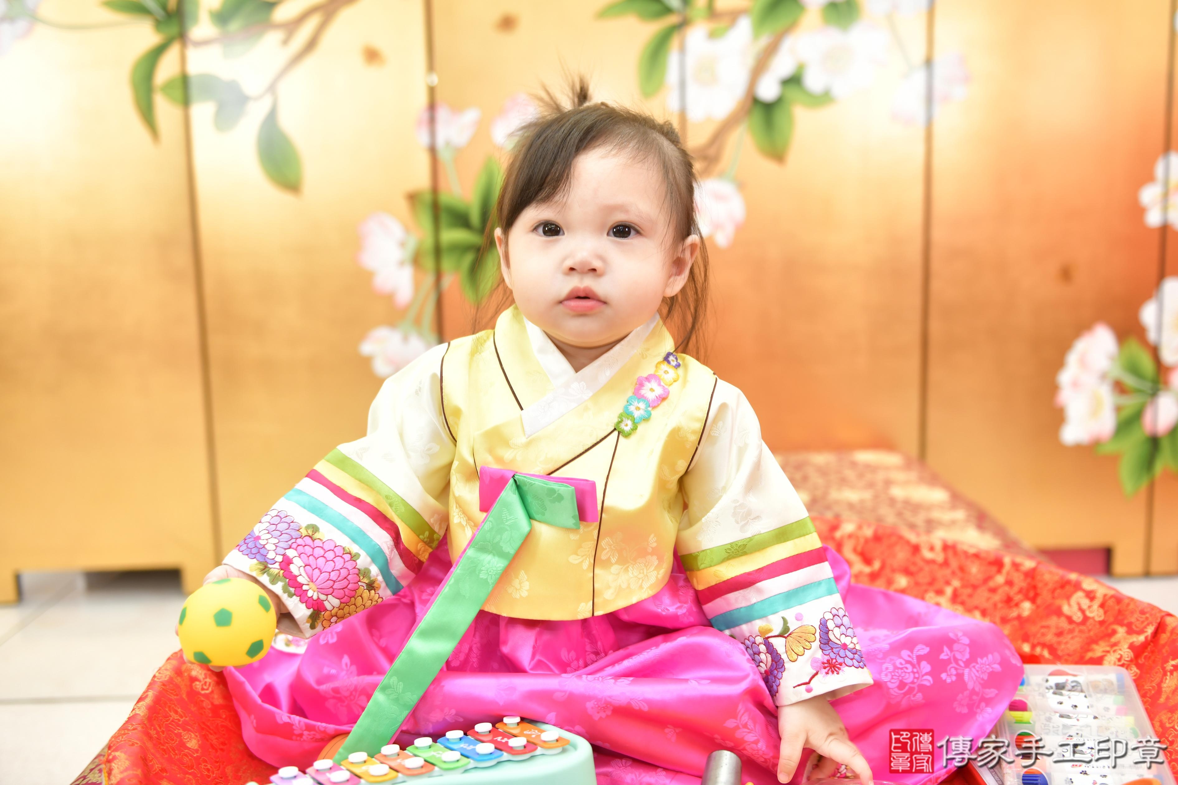 傳家手工印章台中店、抓周、度脺、美式風會場、傳家嬰兒古禮、吉祥話、抓周道具物品24種、拍照。抓周證書。寶寶抓周、滿周歲、生日快樂、祝福