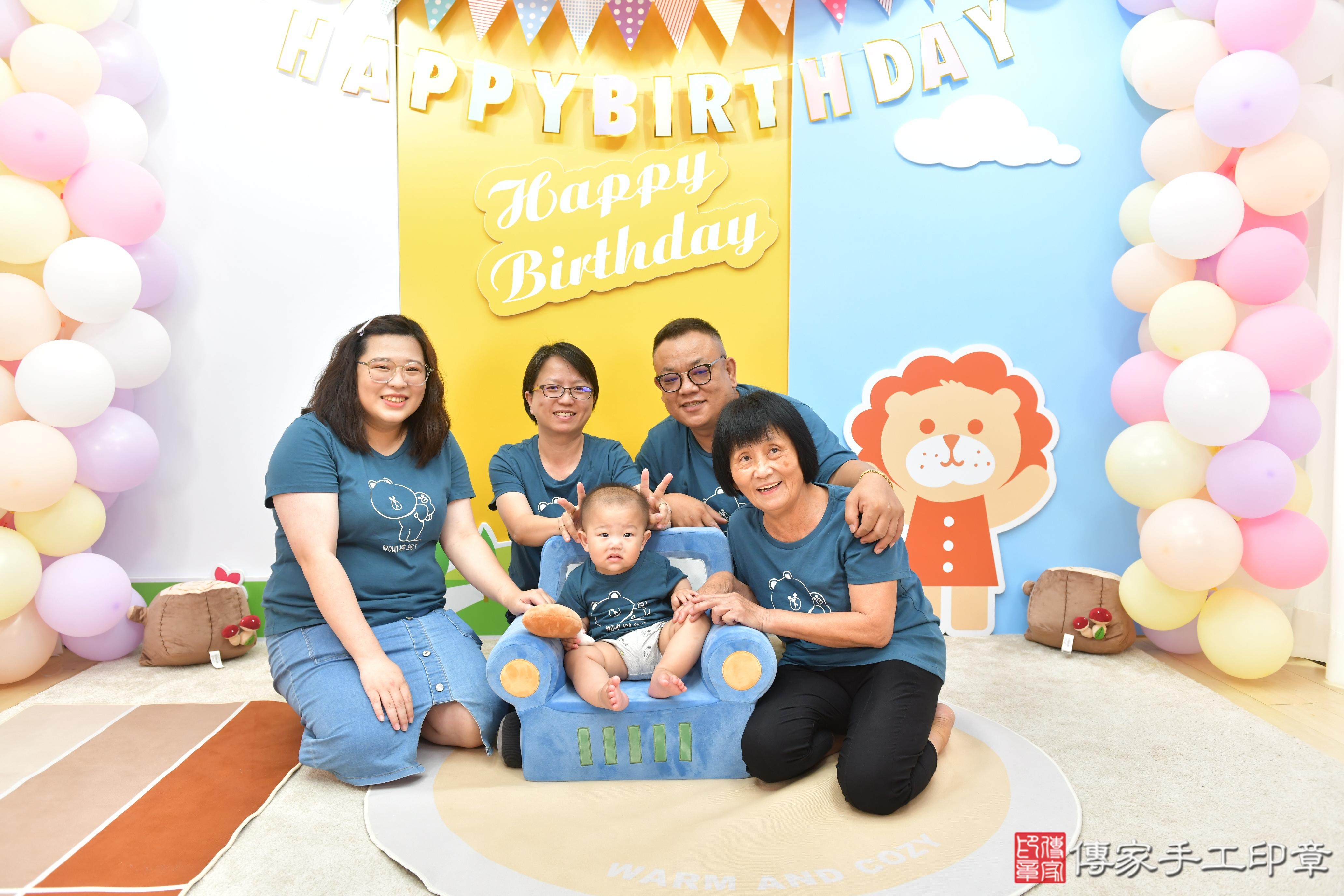 傳家手工印章台中店、抓周、度脺、美式風會場、傳家嬰兒古禮、吉祥話、抓周道具物品24種、拍照。抓周證書。寶寶抓周、滿周歲、生日快樂、祝福