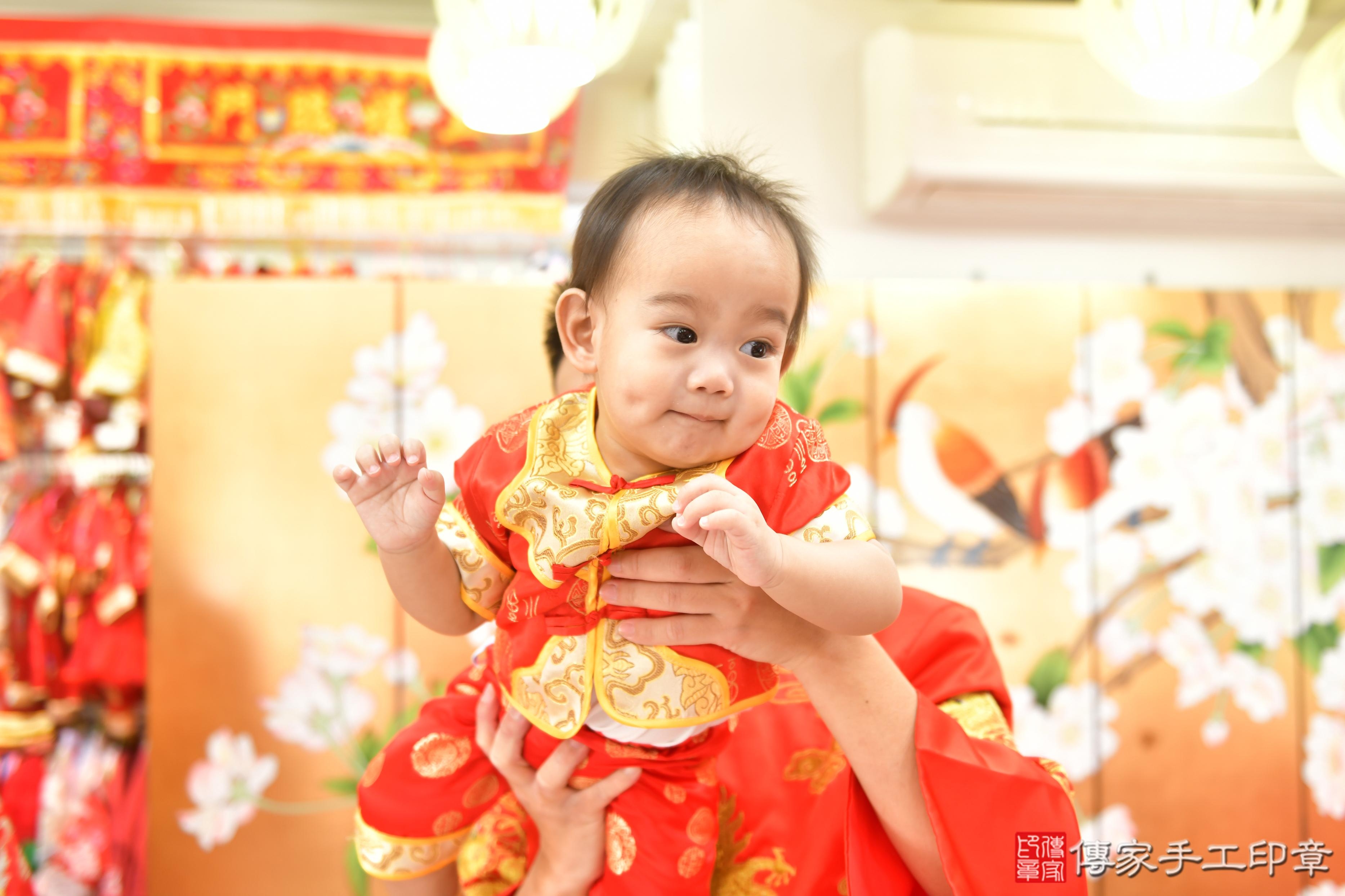 傳家手工印章台中店、抓周、度脺、美式風會場、傳家嬰兒古禮、吉祥話、抓周道具物品24種、拍照。抓周證書。寶寶抓周、滿周歲、生日快樂、祝福 傳家手工印章台中店、抓周、度脺、美式風會場、傳家嬰兒古禮、吉祥話、抓周道具物品24種、拍照。抓周證書。寶寶抓周、滿周歲、生日快樂、祝福