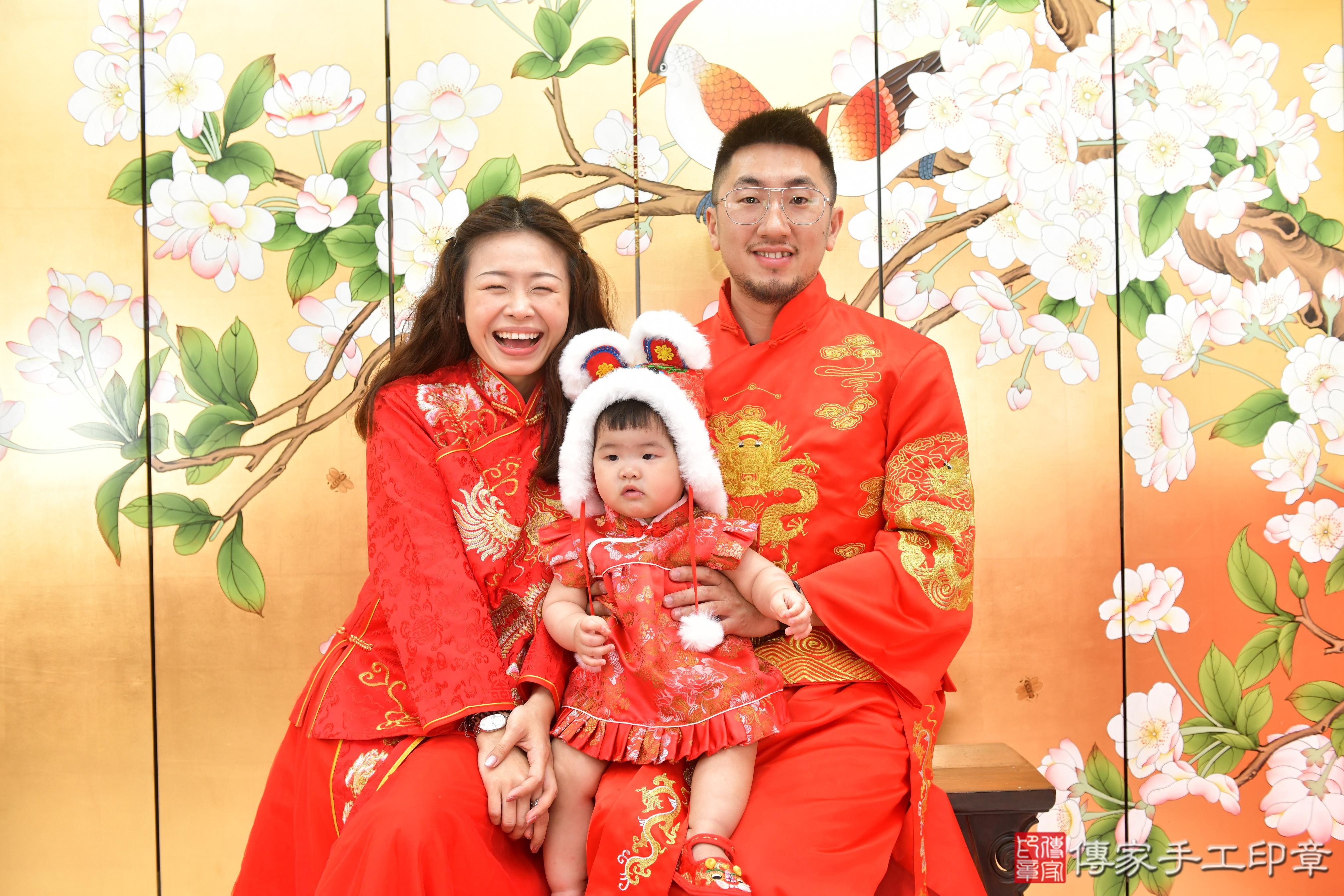 傳家手工印章台中店、抓周、度脺、美式風會場、傳家嬰兒古禮、吉祥話、抓周道具物品24種、拍照。抓周證書。寶寶抓周、滿周歲、生日快樂、祝福 傳家手工印章台中店、抓周、度脺、美式風會場、傳家嬰兒古禮、吉祥話、抓周道具物品24種、拍照。抓周證書。寶寶抓周、滿周歲、生日快樂、祝福