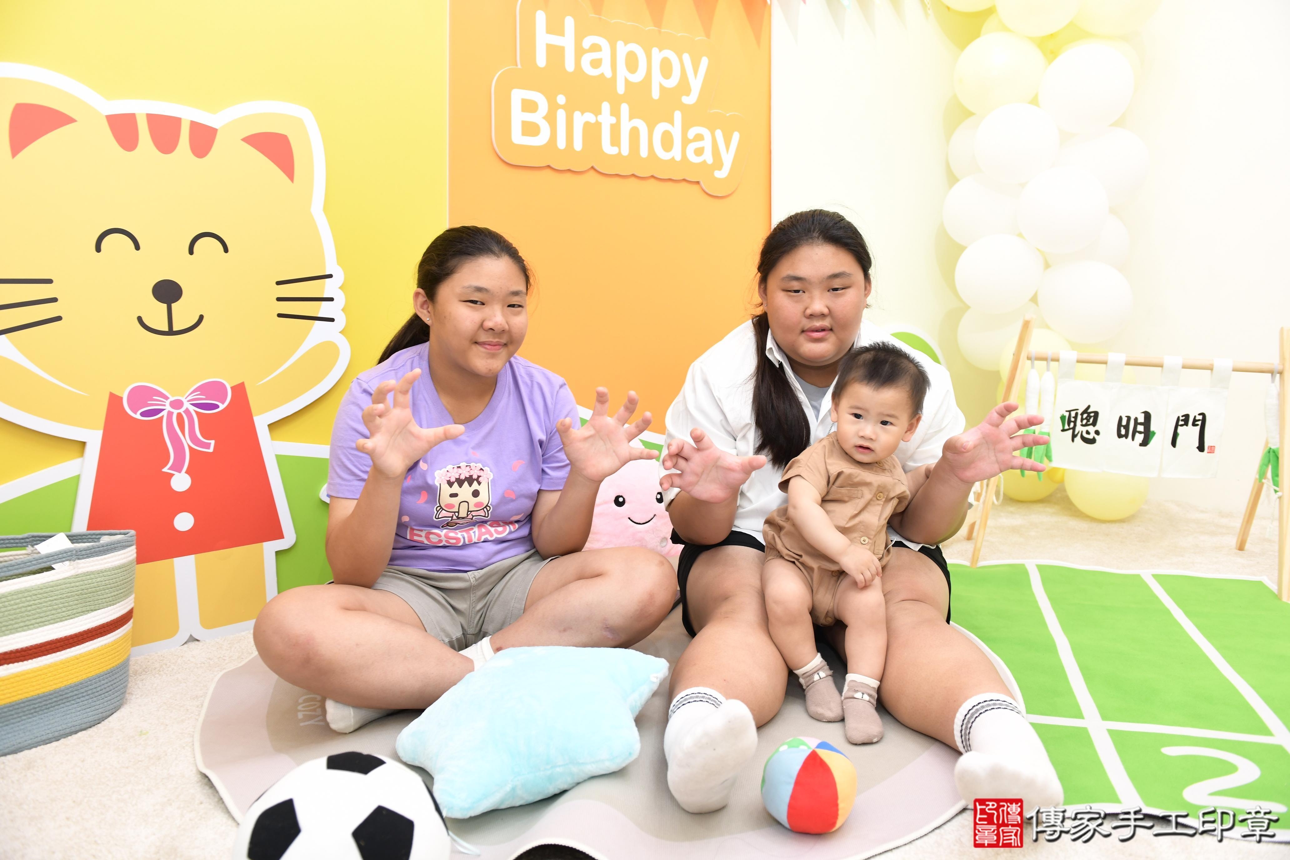 傳家手工印章台南店、抓周、度脺、美式風會場、傳家嬰兒古禮、吉祥話、抓周道具物品24種、拍照。抓周證書。寶寶抓周、滿周歲、生日快樂、祝福 傳家手工印章台南店、抓周、度脺、美式風會場、傳家嬰兒古禮、吉祥話、抓周道具物品24種、拍照。抓周證書。寶寶抓周、滿周歲、生日快樂、祝福
