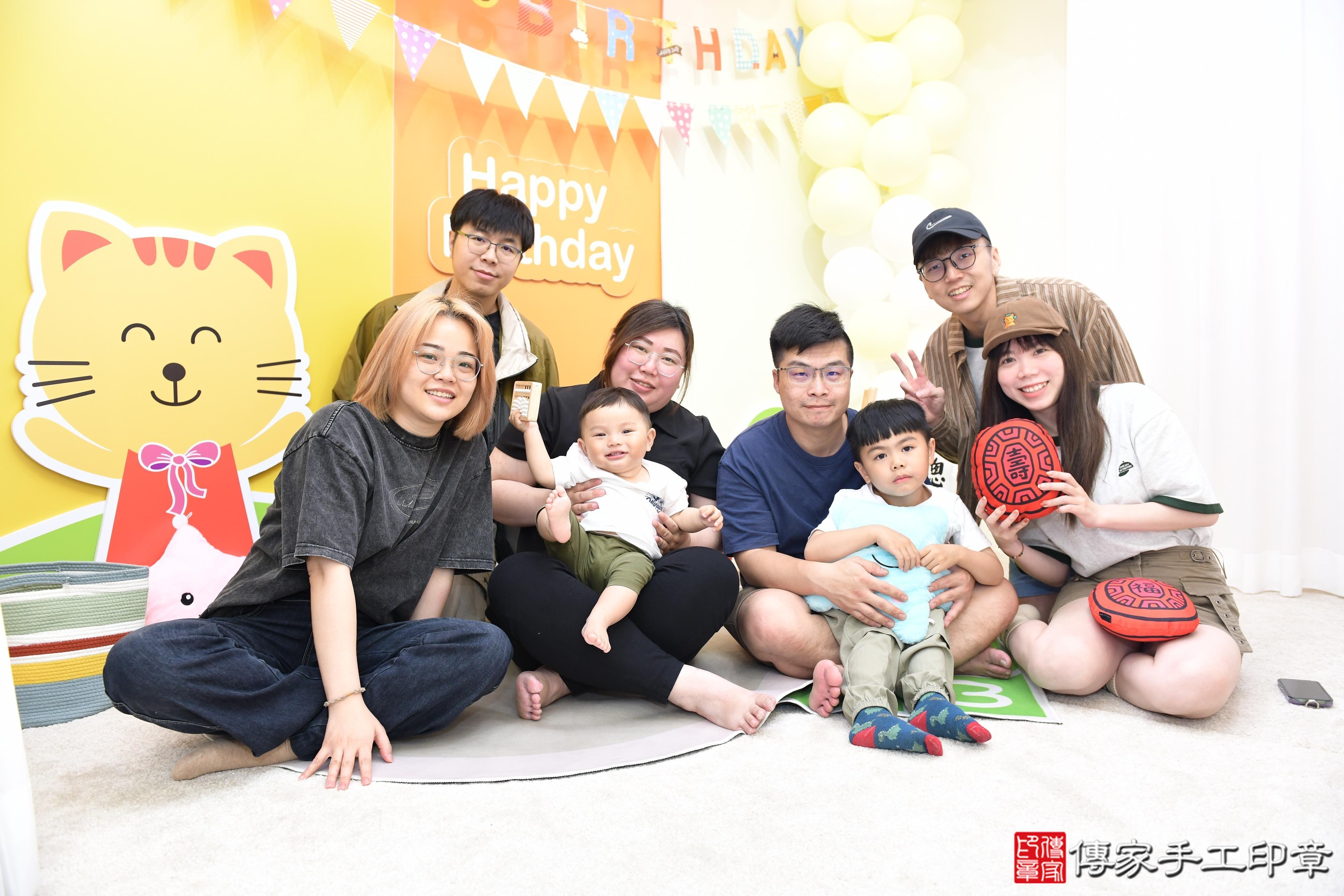 傳家手工印章台南店、抓周、度脺、美式風會場、傳家嬰兒古禮、吉祥話、抓周道具物品24種、拍照。抓周證書。寶寶抓周、滿周歲、生日快樂、祝福 傳家手工印章台南店、抓周、度脺、美式風會場、傳家嬰兒古禮、吉祥話、抓周道具物品24種、拍照。抓周證書。寶寶抓周、滿周歲、生日快樂、祝福