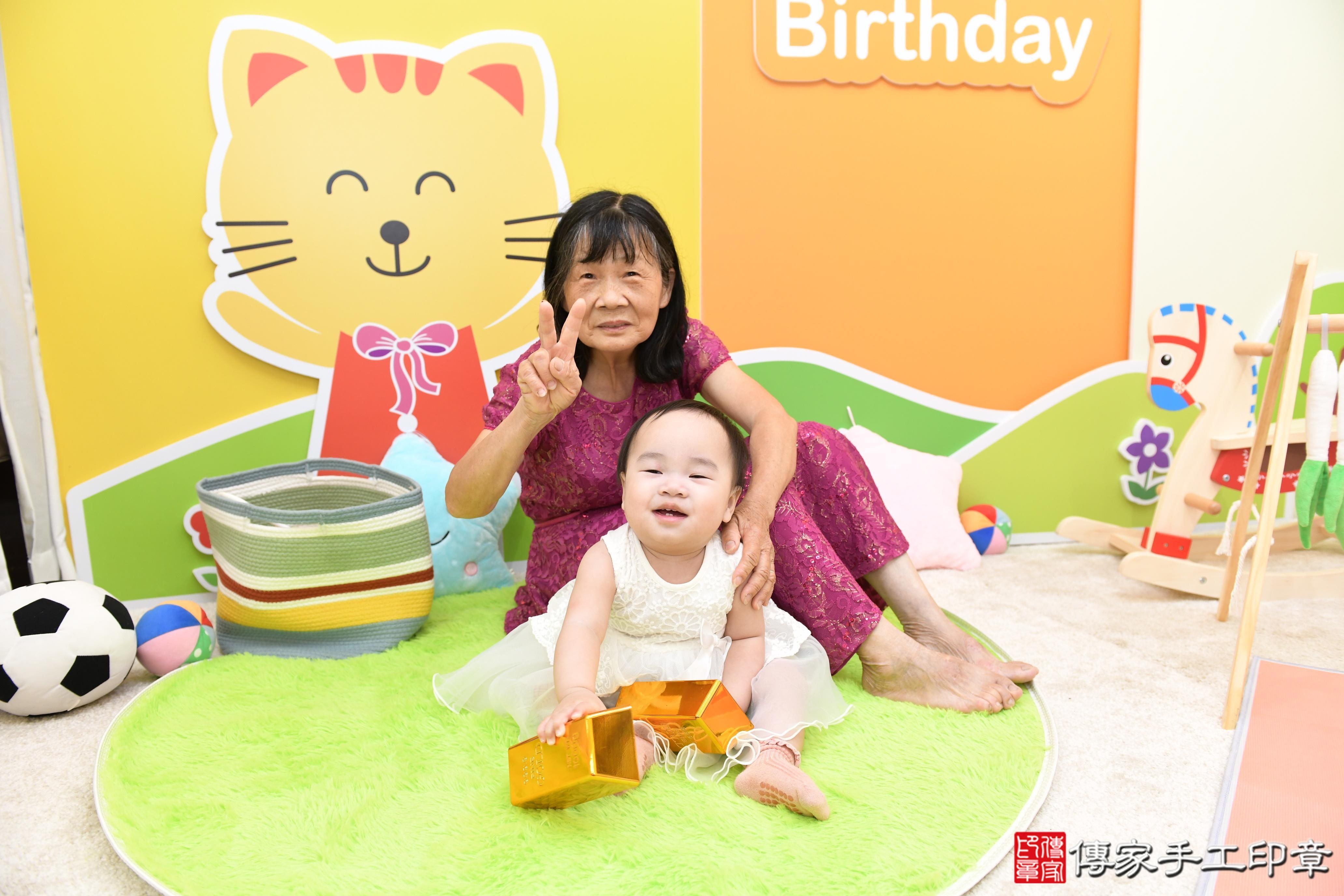 傳家手工印章台南店、抓周、度脺、美式風會場、傳家嬰兒古禮、吉祥話、抓周道具物品24種、拍照。抓周證書。寶寶抓周、滿周歲、生日快樂、祝福 傳家手工印章台南店、抓周、度脺、美式風會場、傳家嬰兒古禮、吉祥話、抓周道具物品24種、拍照。抓周證書。寶寶抓周、滿周歲、生日快樂、祝福