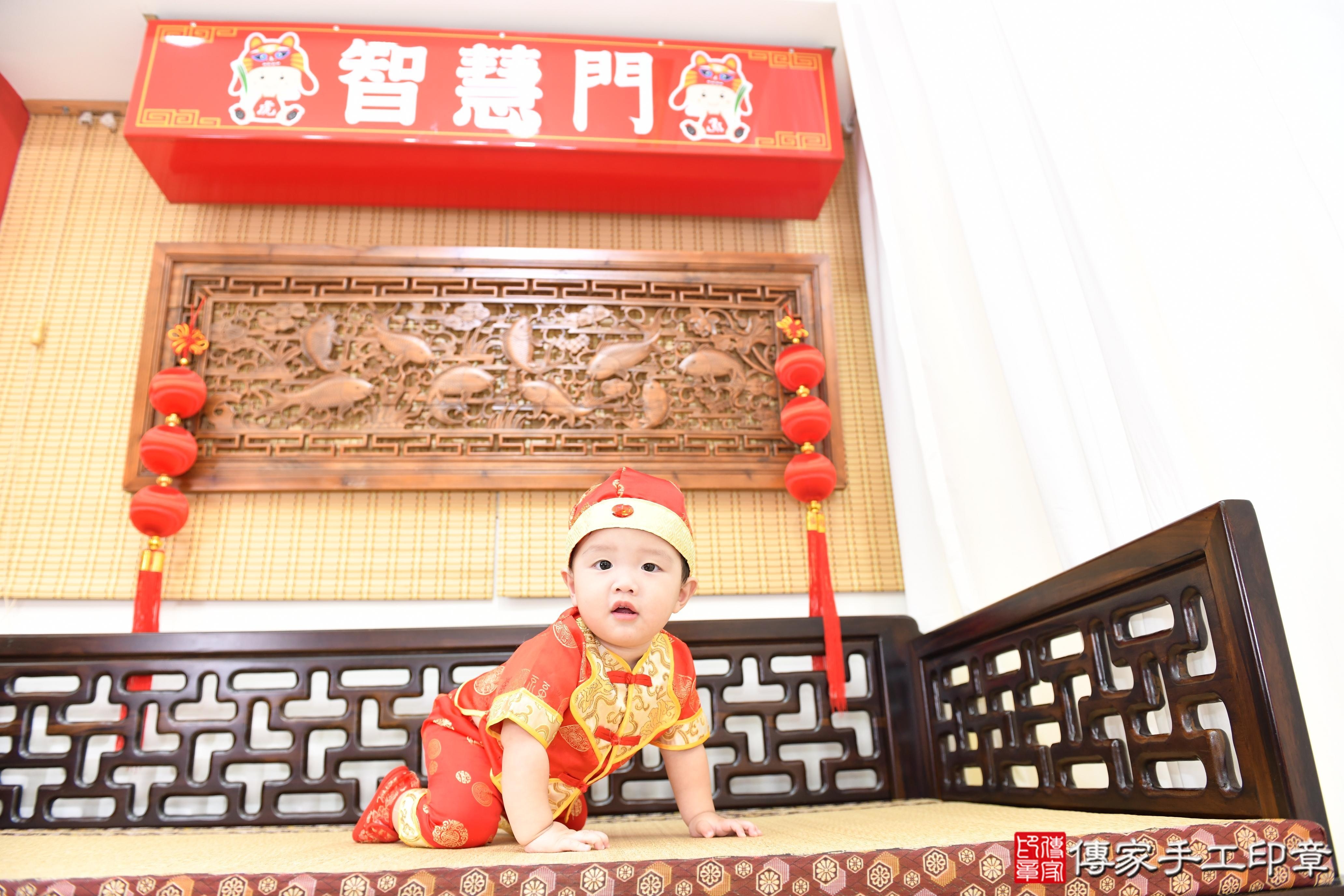 傳家手工印章台南店、抓周、度脺、美式風會場、傳家嬰兒古禮、吉祥話、抓周道具物品24種、拍照。抓周證書。寶寶抓周、滿周歲、生日快樂、祝福 傳家手工印章台南店、抓周、度脺、美式風會場、傳家嬰兒古禮、吉祥話、抓周道具物品24種、拍照。抓周證書。寶寶抓周、滿周歲、生日快樂、祝福