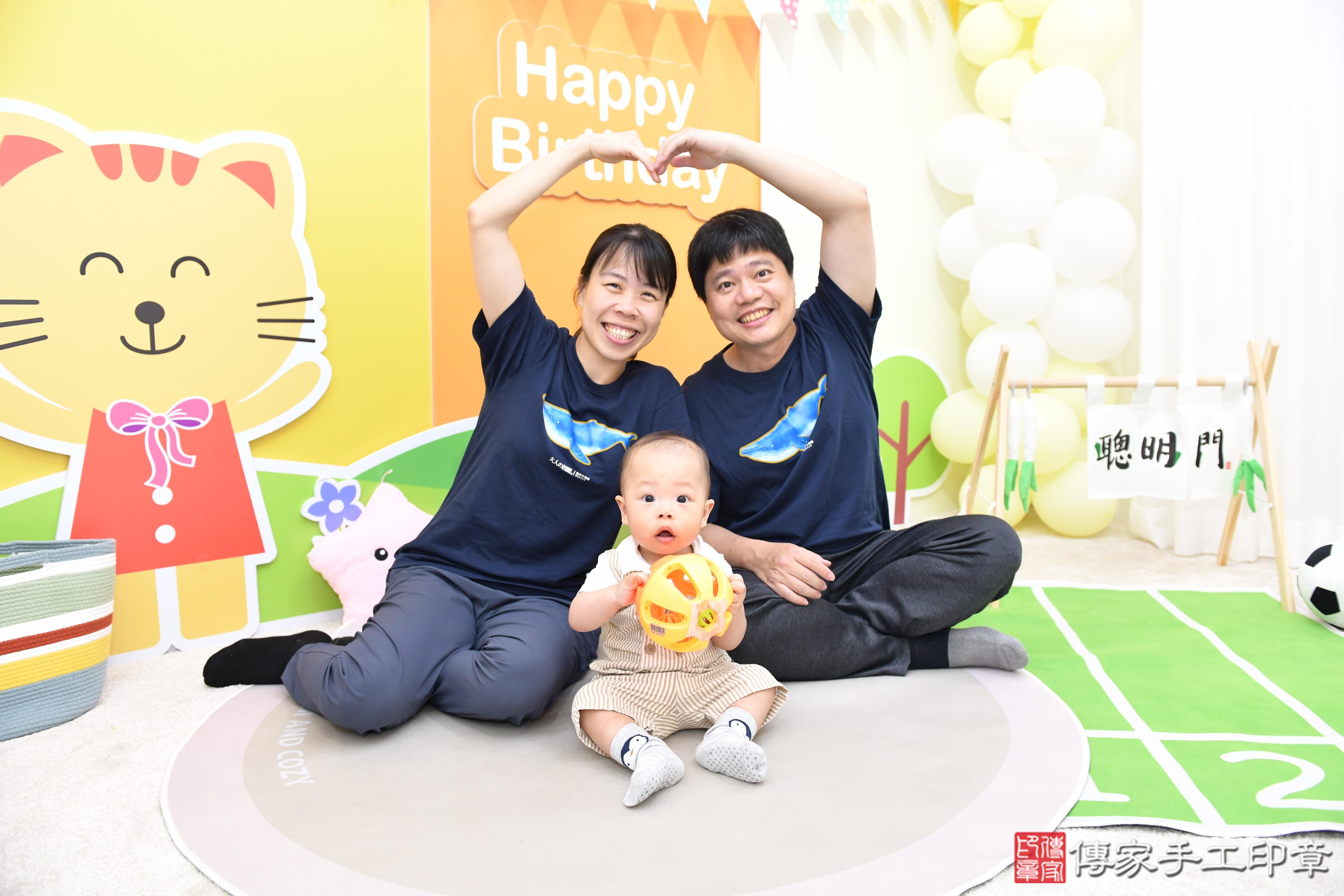 傳家手工印章台南店、抓周、度脺、美式風會場、傳家嬰兒古禮、吉祥話、抓周道具物品24種、拍照。抓周證書。寶寶抓周、滿周歲、生日快樂、祝福 傳家手工印章台南店、抓周、度脺、美式風會場、傳家嬰兒古禮、吉祥話、抓周道具物品24種、拍照。抓周證書。寶寶抓周、滿周歲、生日快樂、祝福