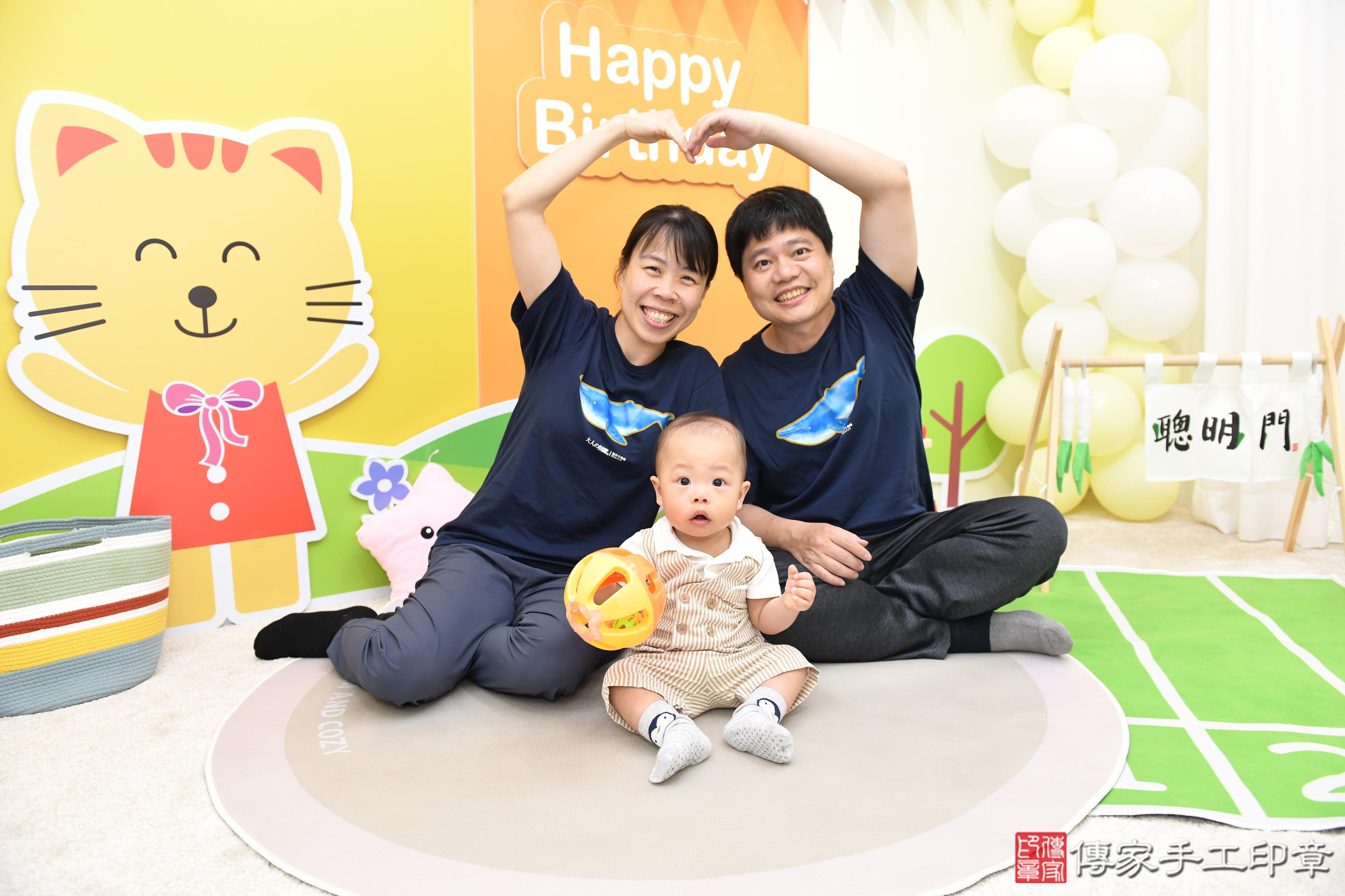 傳家手工印章台南店、抓周、度脺、美式風會場、傳家嬰兒古禮、吉祥話、抓周道具物品24種、拍照。抓周證書。寶寶抓周、滿周歲、生日快樂、祝福 傳家手工印章台南店、抓周、度脺、美式風會場、傳家嬰兒古禮、吉祥話、抓周道具物品24種、拍照。抓周證書。寶寶抓周、滿周歲、生日快樂、祝福