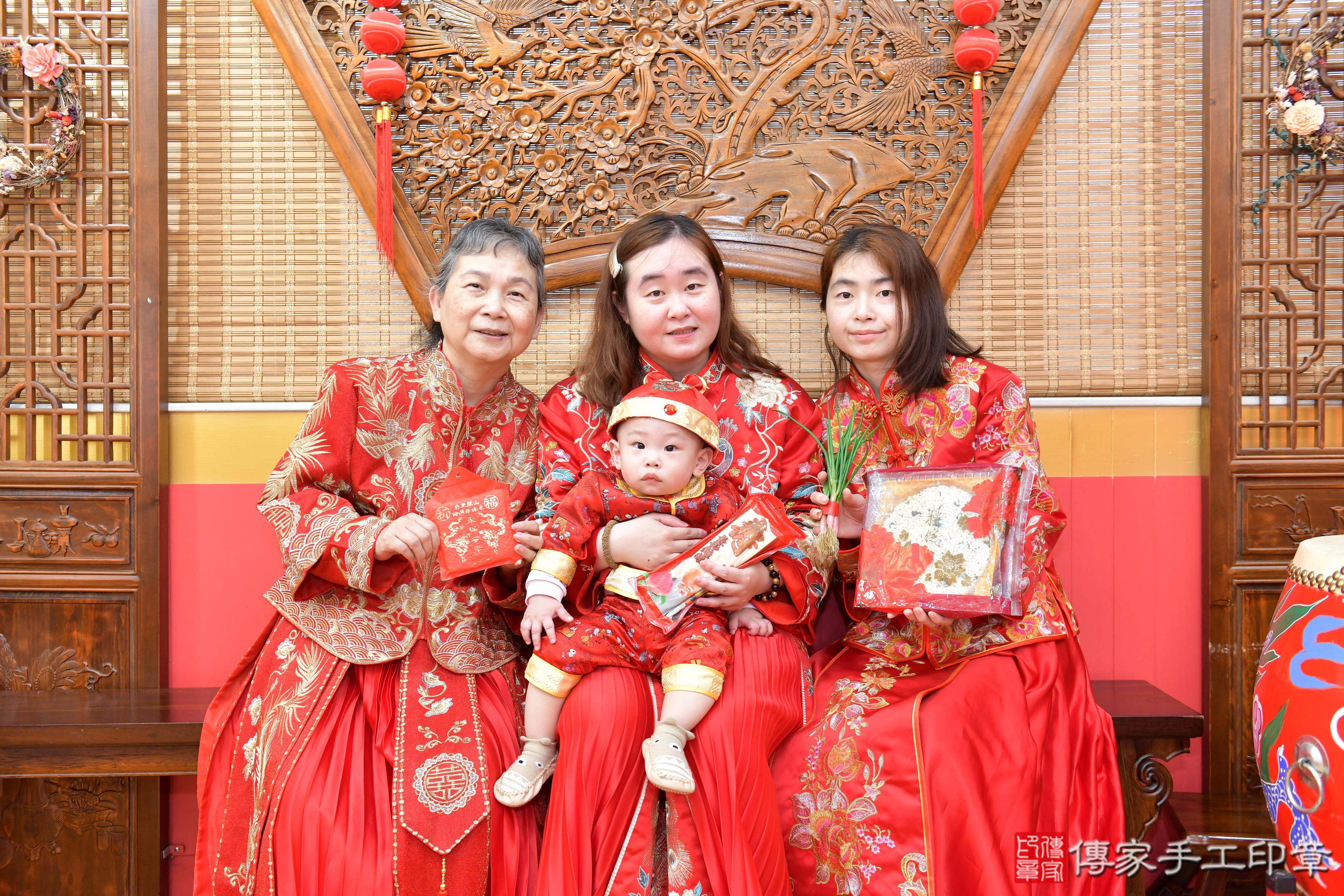 傳家手工印章桃園店、抓周、度脺、美式風會場、傳家嬰兒古禮、吉祥話、抓周道具物品24種、拍照。抓周證書。寶寶抓周、滿周歲、生日快樂、祝福 傳家手工印章桃園店、抓周、度脺、美式風會場、傳家嬰兒古禮、吉祥話、抓周道具物品24種、拍照。抓周證書。寶寶抓周、滿周歲、生日快樂、祝福