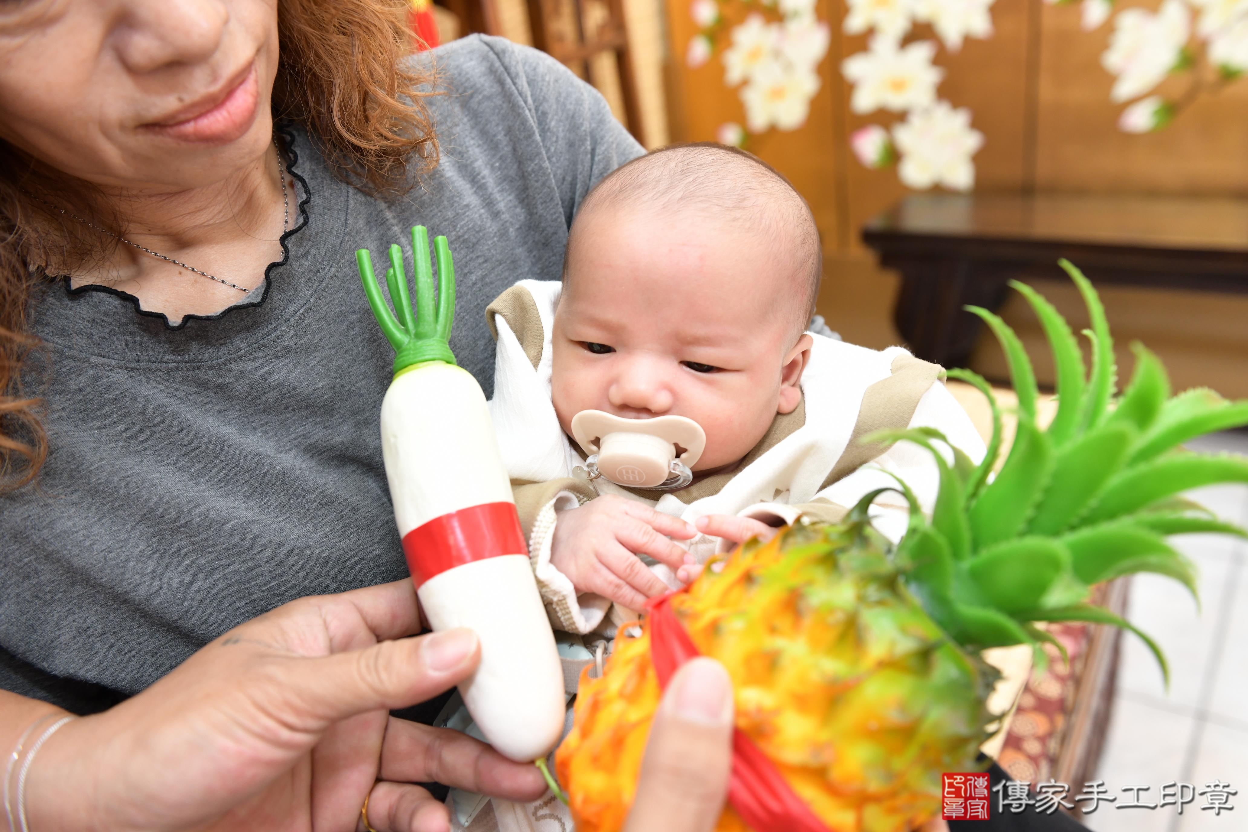 傳家手工印章高雄店、抓周、度脺、美式風會場、傳家嬰兒古禮、吉祥話、抓周道具物品24種、拍照。抓周證書。寶寶抓周、滿周歲、生日快樂、祝福 傳家手工印章高雄店、抓周、度脺、美式風會場、傳家嬰兒古禮、吉祥話、抓周道具物品24種、拍照。抓周證書。寶寶抓周、滿周歲、生日快樂、祝福