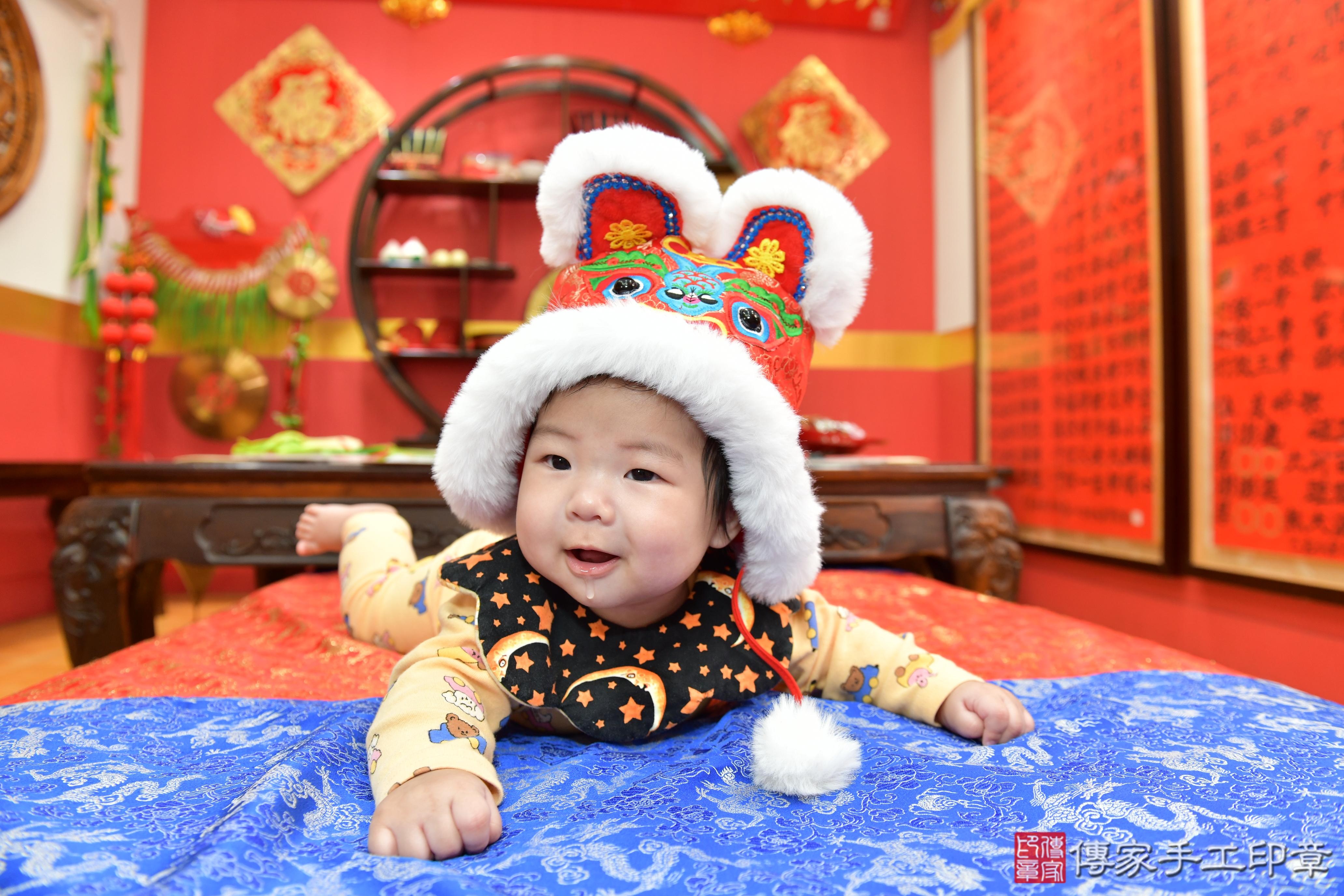 傳家手工印章桃園店、抓周、度脺、美式風會場、傳家嬰兒古禮、吉祥話、抓周道具物品24種、拍照。抓周證書。寶寶抓周、滿周歲、生日快樂、祝福 傳家手工印章桃園店、抓周、度脺、美式風會場、傳家嬰兒古禮、吉祥話、抓周道具物品24種、拍照。抓周證書。寶寶抓周、滿周歲、生日快樂、祝福