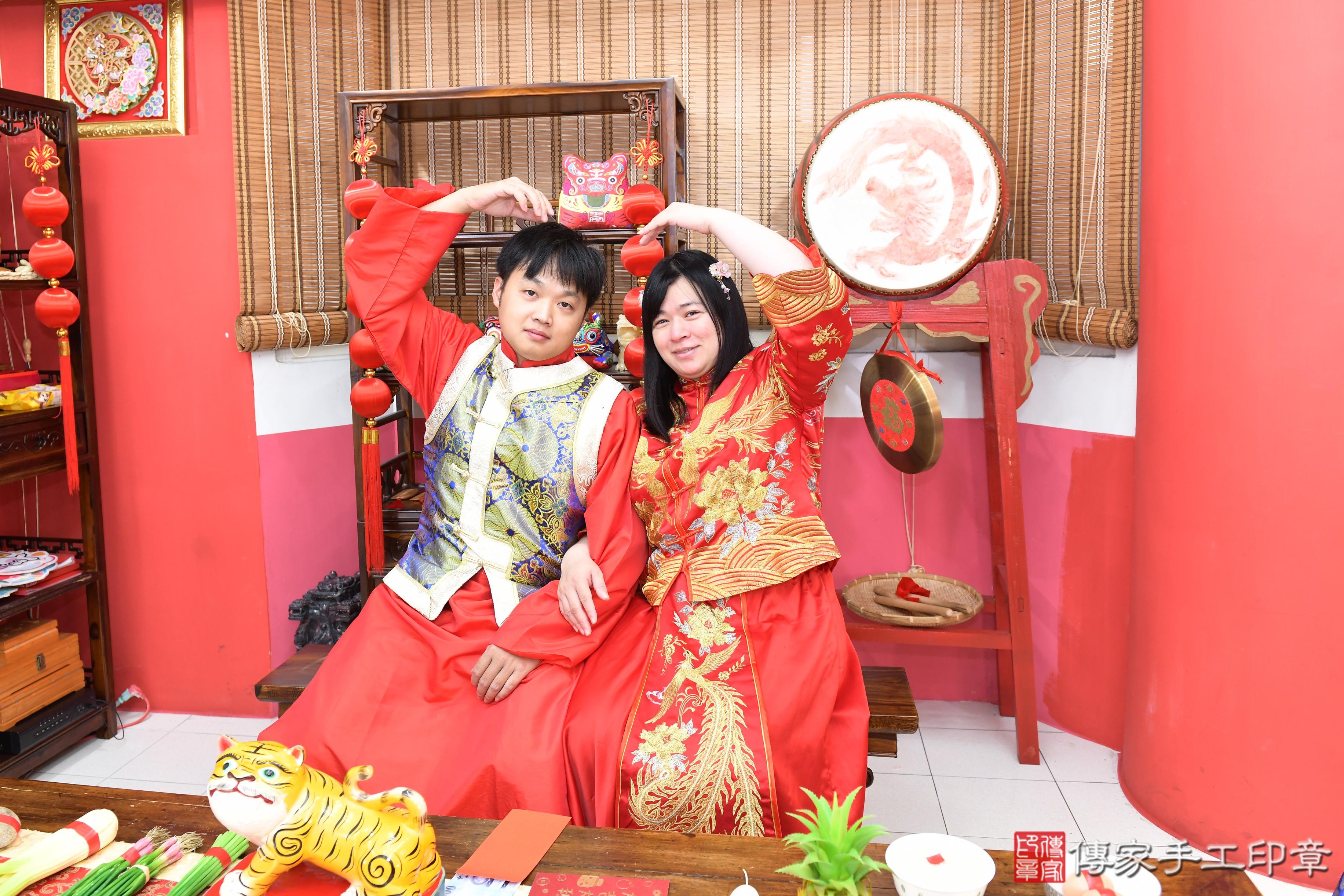 傳家手工印章高雄店、抓周、度脺、美式風會場、傳家嬰兒古禮、吉祥話、抓周道具物品24種、拍照。抓周證書。寶寶抓周、滿周歲、生日快樂、祝福 傳家手工印章高雄店、抓周、度脺、美式風會場、傳家嬰兒古禮、吉祥話、抓周道具物品24種、拍照。抓周證書。寶寶抓周、滿周歲、生日快樂、祝福