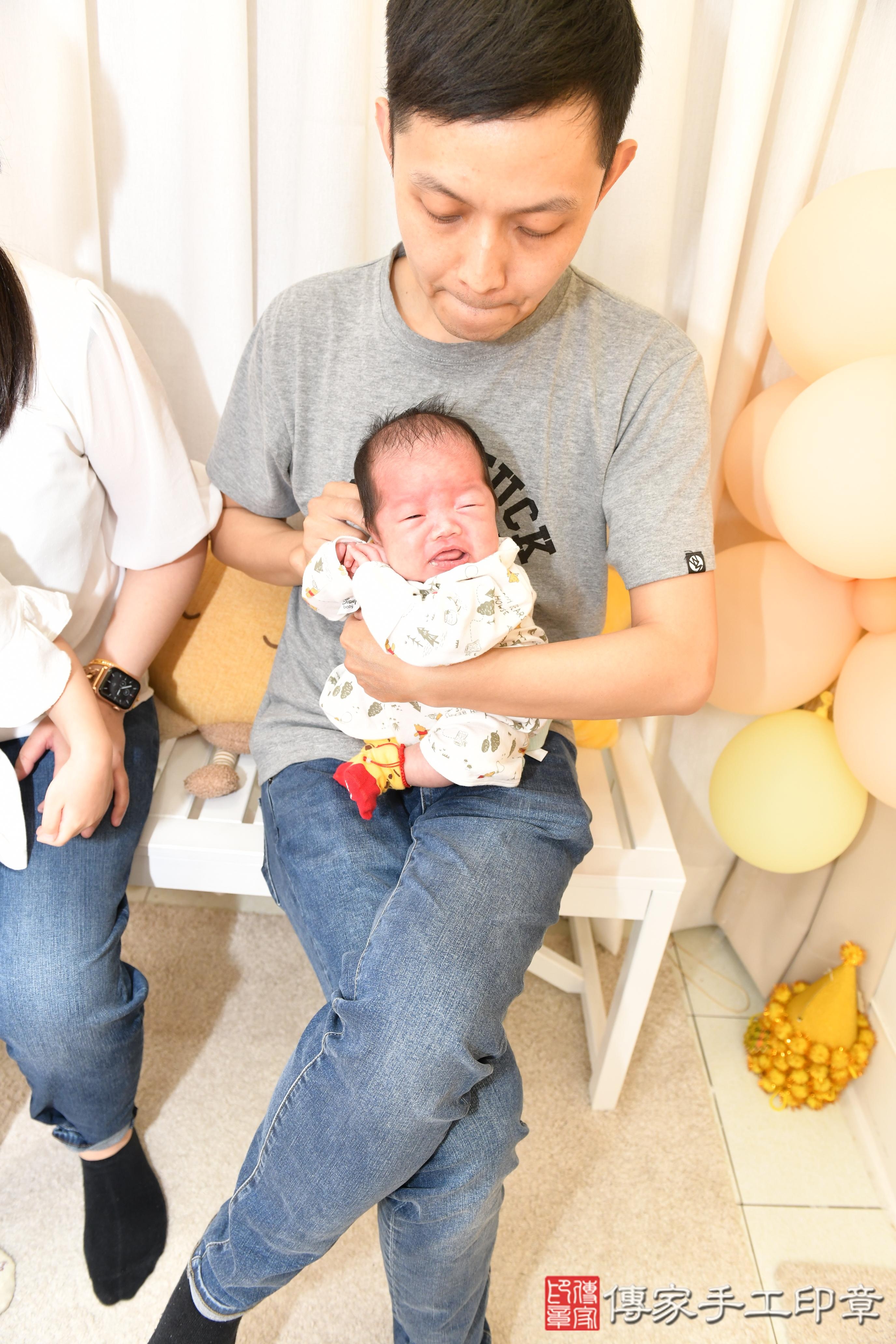 傳家手工印章高雄店、抓周、度脺、美式風會場、傳家嬰兒古禮、吉祥話、抓周道具物品24種、拍照。抓周證書。寶寶抓周、滿周歲、生日快樂、祝福 傳家手工印章高雄店、抓周、度脺、美式風會場、傳家嬰兒古禮、吉祥話、抓周道具物品24種、拍照。抓周證書。寶寶抓周、滿周歲、生日快樂、祝福