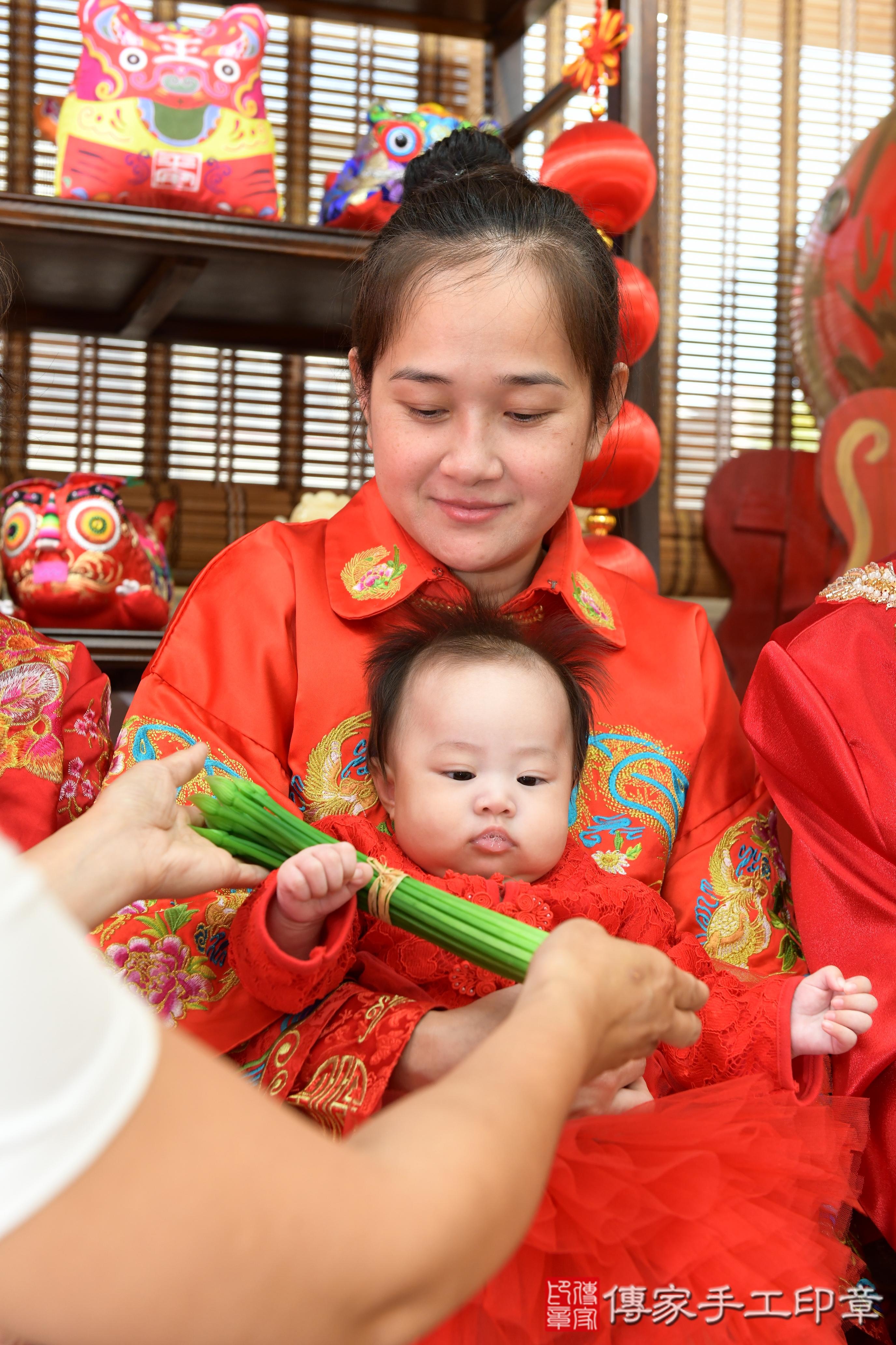 傳家手工印章高雄店、抓周、度脺、美式風會場、傳家嬰兒古禮、吉祥話、抓周道具物品24種、拍照。抓周證書。寶寶抓周、滿周歲、生日快樂、祝福 傳家手工印章高雄店、抓周、度脺、美式風會場、傳家嬰兒古禮、吉祥話、抓周道具物品24種、拍照。抓周證書。寶寶抓周、滿周歲、生日快樂、祝福