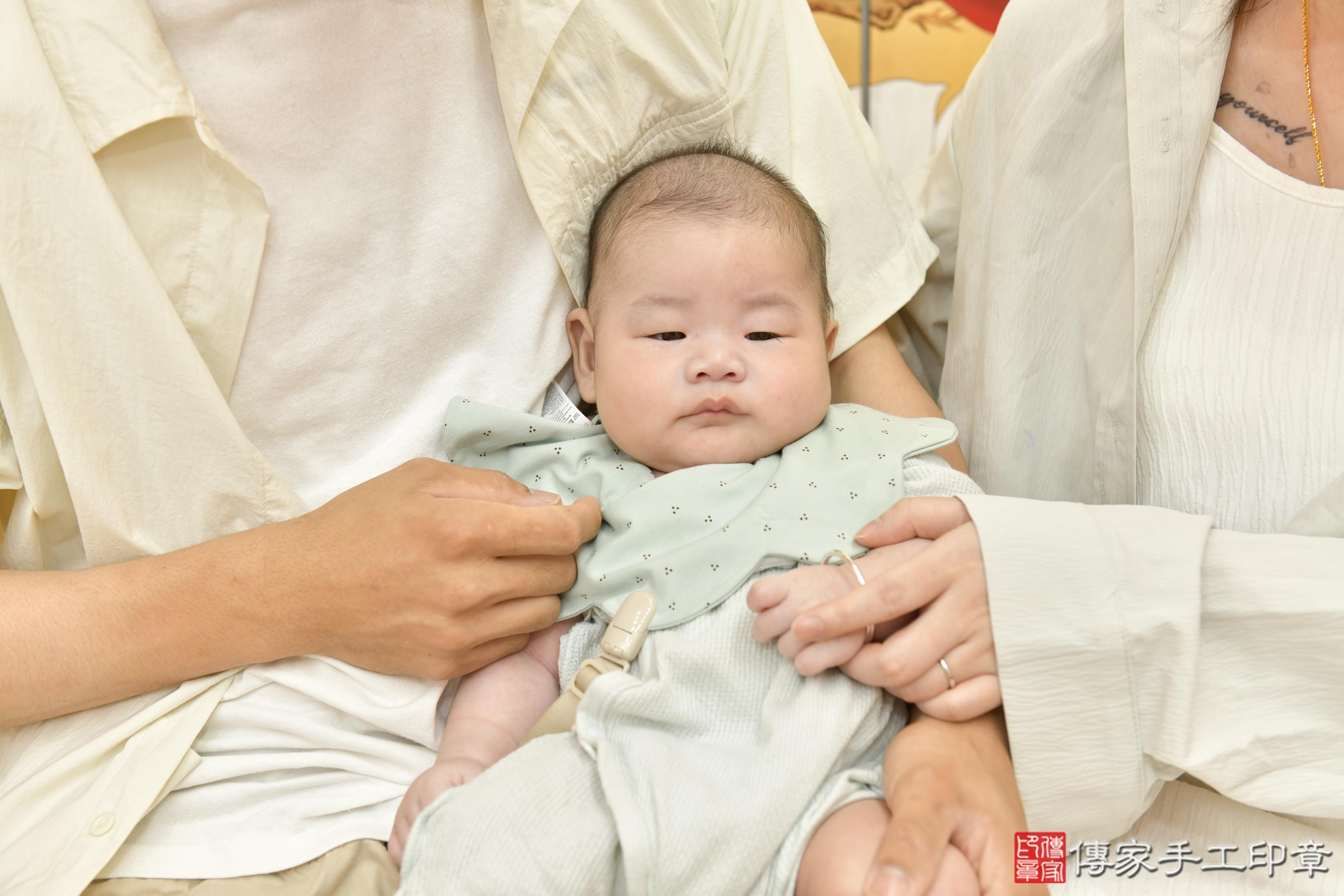 傳家手工印章新竹店、抓周、度脺、美式風會場、傳家嬰兒古禮、吉祥話、抓周道具物品24種、拍照。抓周證書。寶寶抓周、滿周歲、生日快樂、祝福 傳家手工印章新竹店、抓周、度脺、美式風會場、傳家嬰兒古禮、吉祥話、抓周道具物品24種、拍照。抓周證書。寶寶抓周、滿周歲、生日快樂、祝福