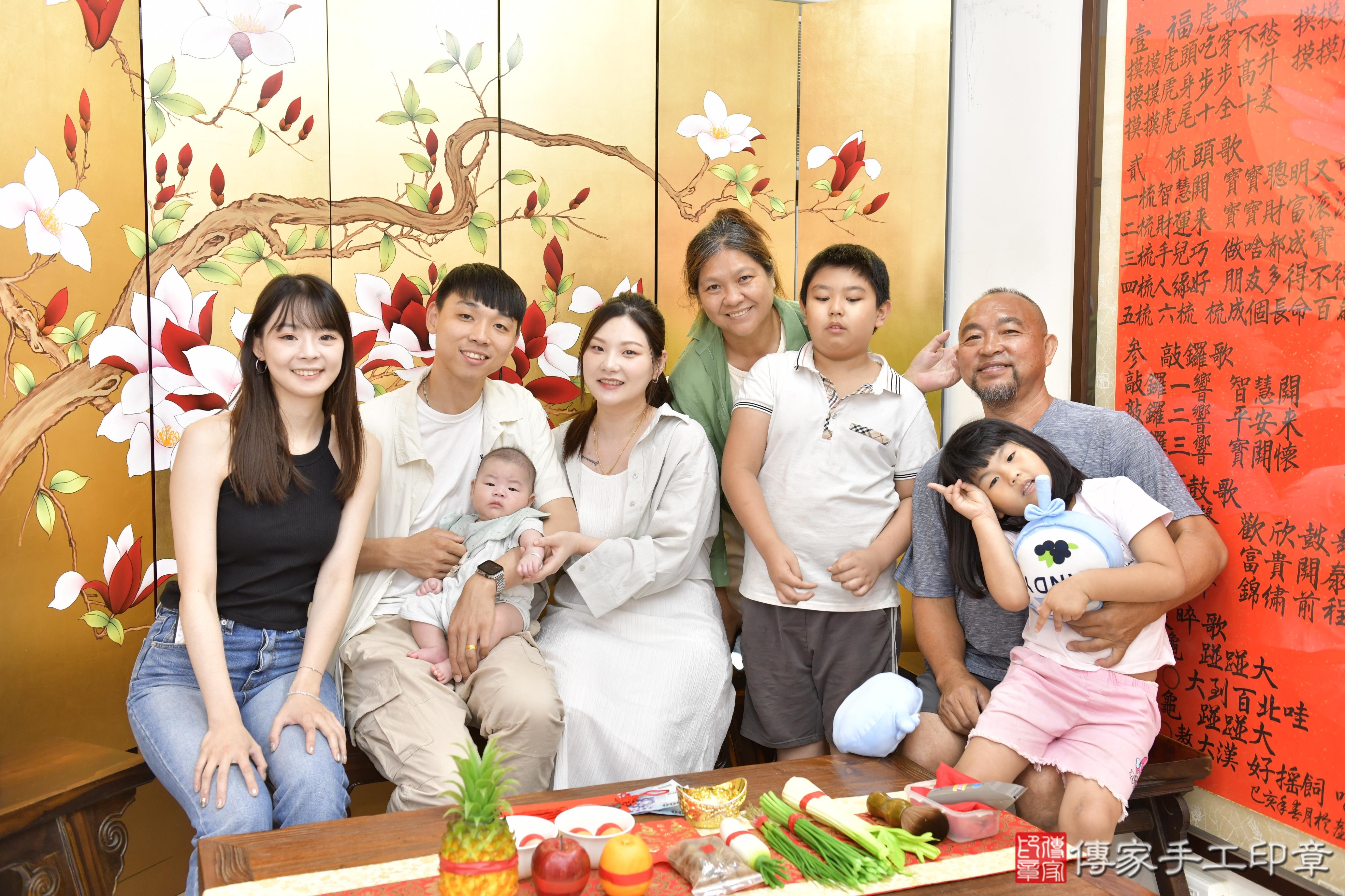 傳家手工印章新竹店、抓周、度脺、美式風會場、傳家嬰兒古禮、吉祥話、抓周道具物品24種、拍照。抓周證書。寶寶抓周、滿周歲、生日快樂、祝福 傳家手工印章新竹店、抓周、度脺、美式風會場、傳家嬰兒古禮、吉祥話、抓周道具物品24種、拍照。抓周證書。寶寶抓周、滿周歲、生日快樂、祝福