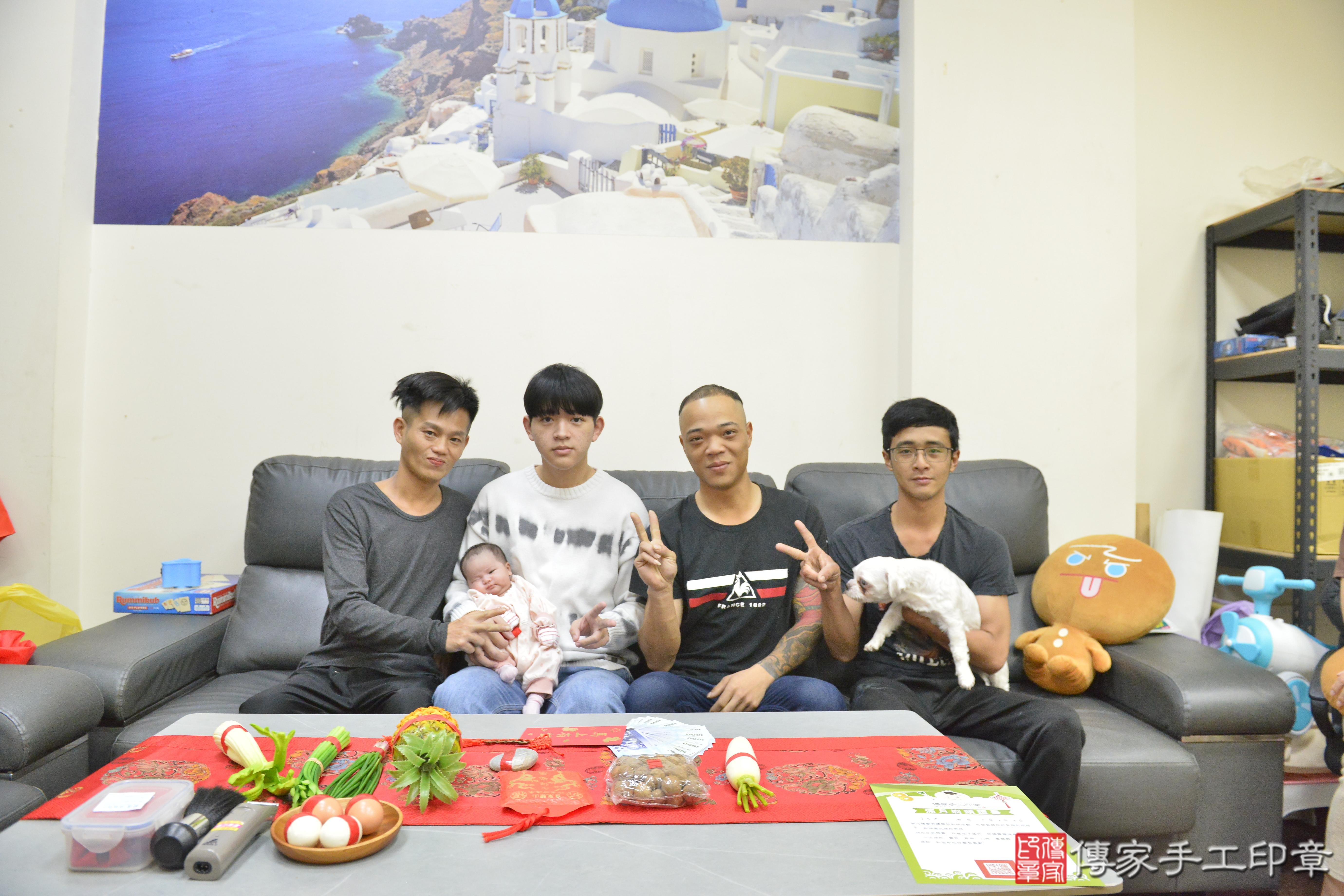傳家手工印章高雄店、抓周、度脺、美式風會場、傳家嬰兒古禮、吉祥話、抓周道具物品24種、拍照。抓周證書。寶寶抓周、滿周歲、生日快樂、祝福 傳家手工印章高雄店、抓周、度脺、美式風會場、傳家嬰兒古禮、吉祥話、抓周道具物品24種、拍照。抓周證書。寶寶抓周、滿周歲、生日快樂、祝福