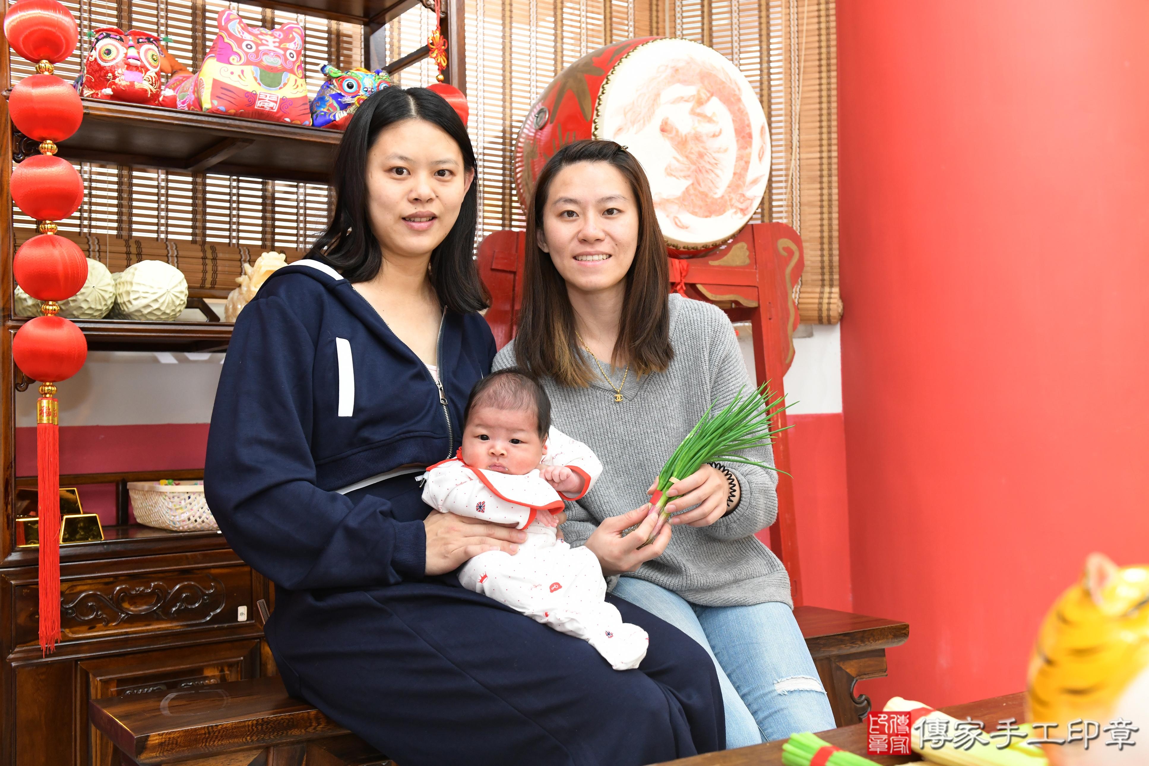 傳家手工印章高雄店、抓周、度脺、美式風會場、傳家嬰兒古禮、吉祥話、抓周道具物品24種、拍照。抓周證書。寶寶抓周、滿周歲、生日快樂、祝福