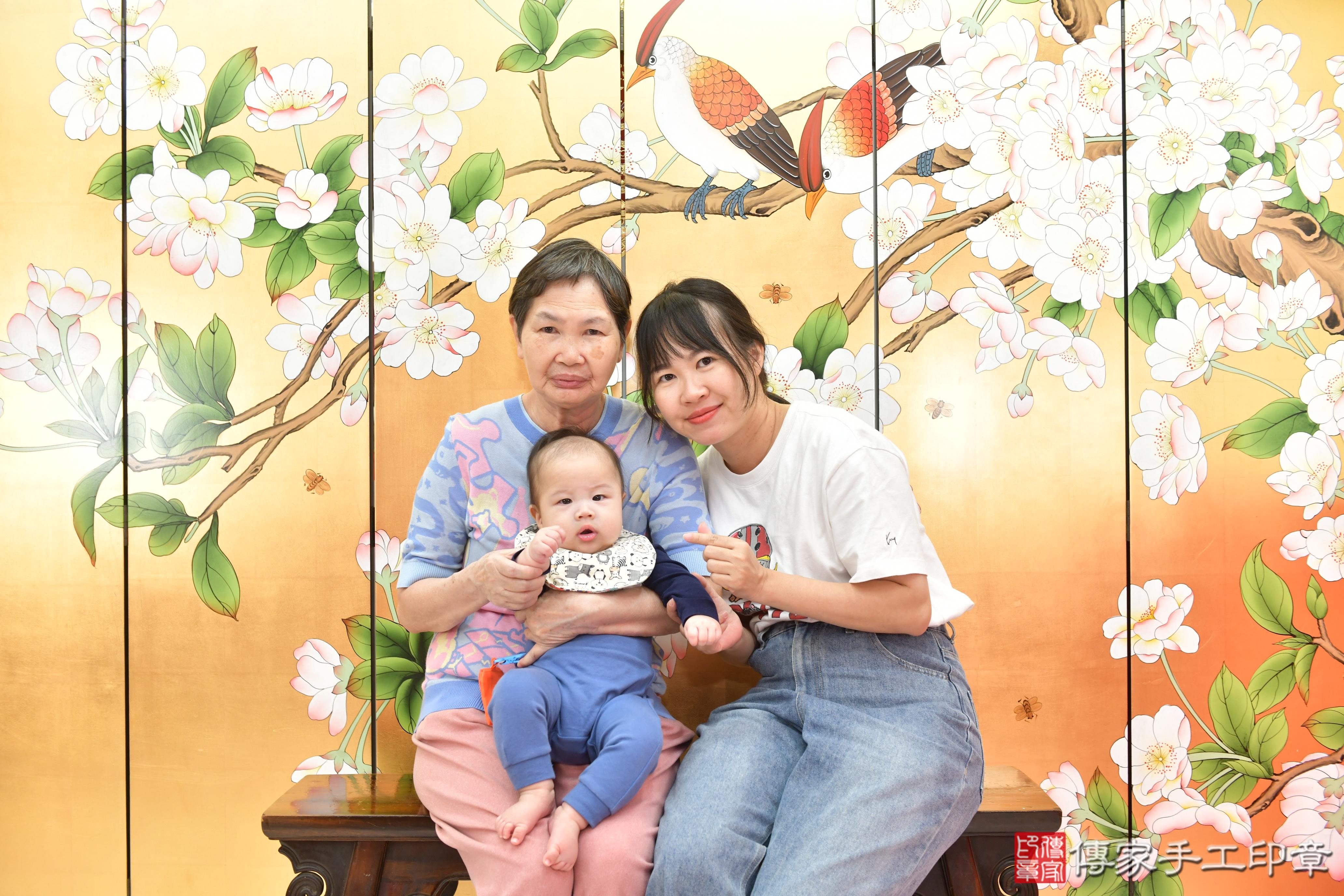 傳家手工印章台中店、抓周、度脺、美式風會場、傳家嬰兒古禮、吉祥話、抓周道具物品24種、拍照。抓周證書。寶寶抓周、滿周歲、生日快樂、祝福 傳家手工印章台中店、抓周、度脺、美式風會場、傳家嬰兒古禮、吉祥話、抓周道具物品24種、拍照。抓周證書。寶寶抓周、滿周歲、生日快樂、祝福