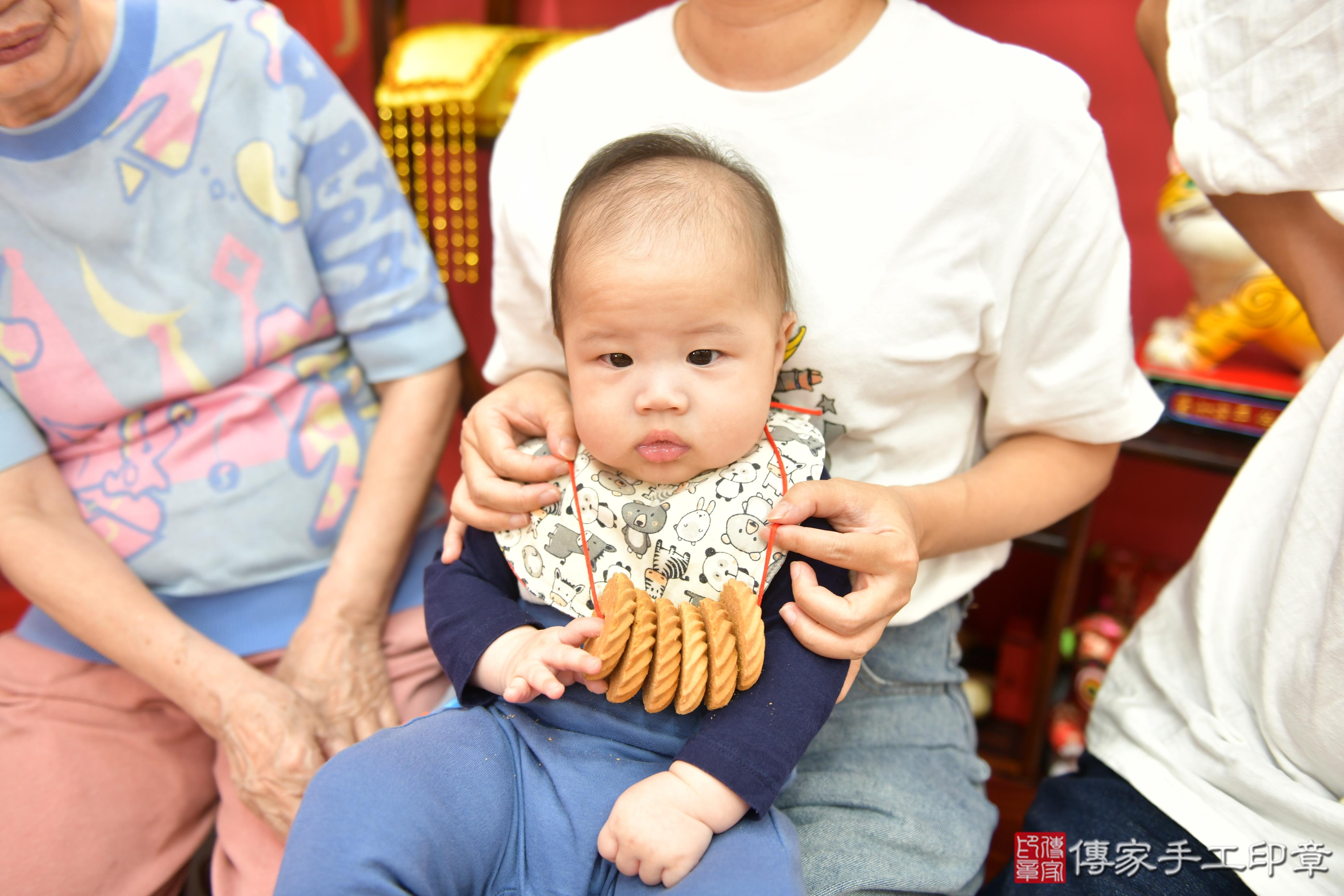 傳家手工印章台中店、抓周、度脺、美式風會場、傳家嬰兒古禮、吉祥話、抓周道具物品24種、拍照。抓周證書。寶寶抓周、滿周歲、生日快樂、祝福 傳家手工印章台中店、抓周、度脺、美式風會場、傳家嬰兒古禮、吉祥話、抓周道具物品24種、拍照。抓周證書。寶寶抓周、滿周歲、生日快樂、祝福