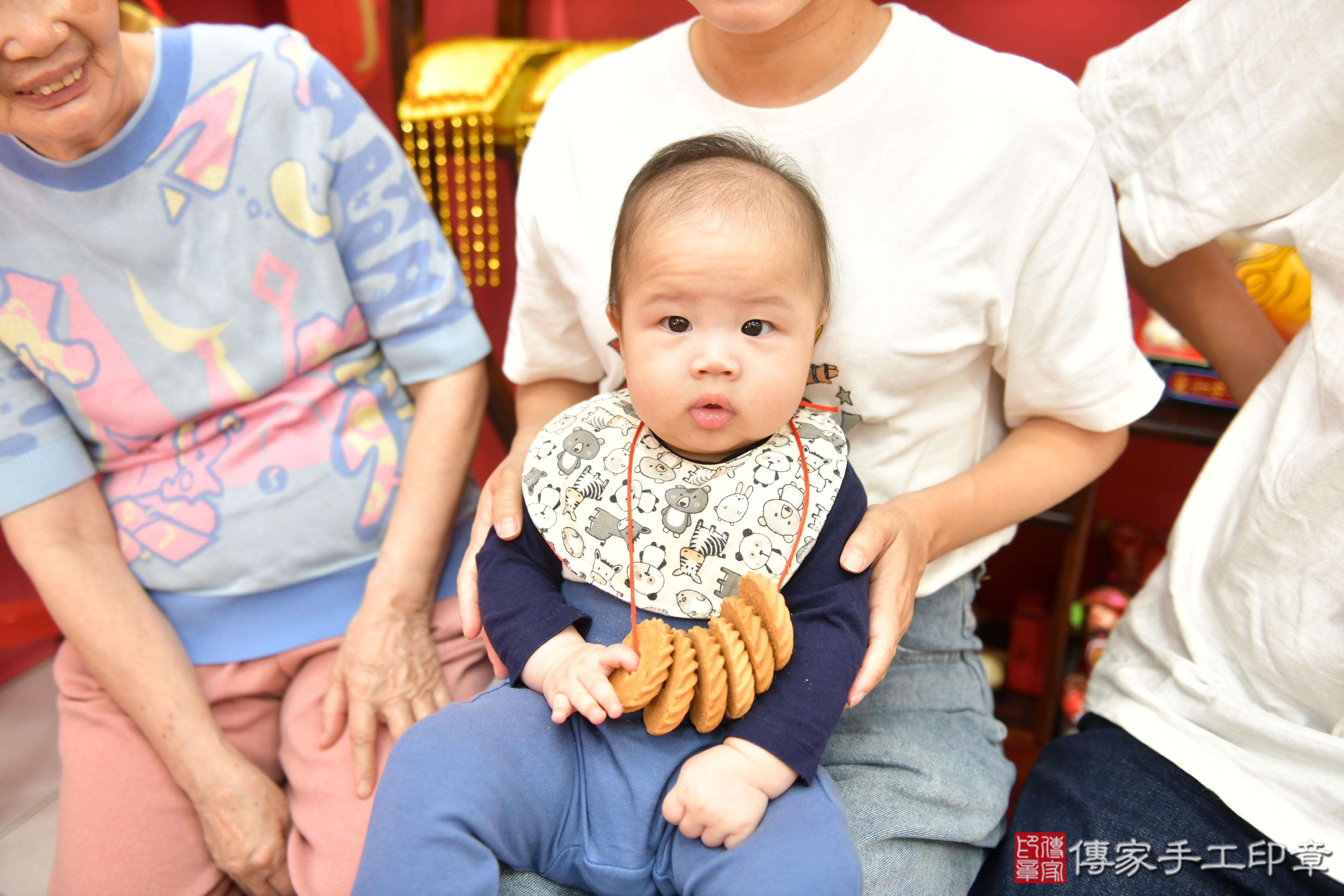 傳家手工印章台中店、抓周、度脺、美式風會場、傳家嬰兒古禮、吉祥話、抓周道具物品24種、拍照。抓周證書。寶寶抓周、滿周歲、生日快樂、祝福 傳家手工印章台中店、抓周、度脺、美式風會場、傳家嬰兒古禮、吉祥話、抓周道具物品24種、拍照。抓周證書。寶寶抓周、滿周歲、生日快樂、祝福