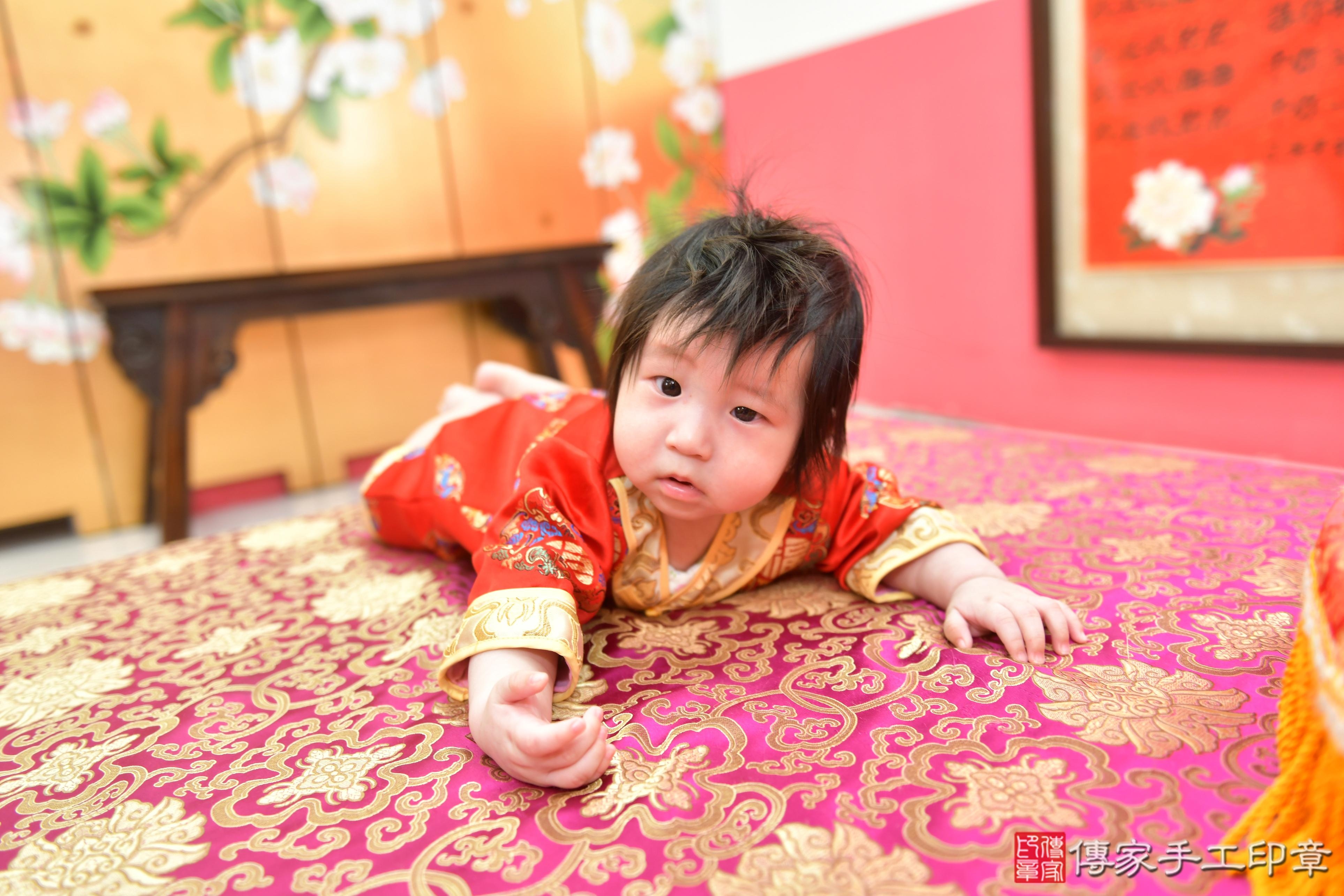 傳家手工印章台中店、抓周、度脺、美式風會場、傳家嬰兒古禮、吉祥話、抓周道具物品24種、拍照。抓周證書。寶寶抓周、滿周歲、生日快樂、祝福 傳家手工印章台中店、抓周、度脺、美式風會場、傳家嬰兒古禮、吉祥話、抓周道具物品24種、拍照。抓周證書。寶寶抓周、滿周歲、生日快樂、祝福