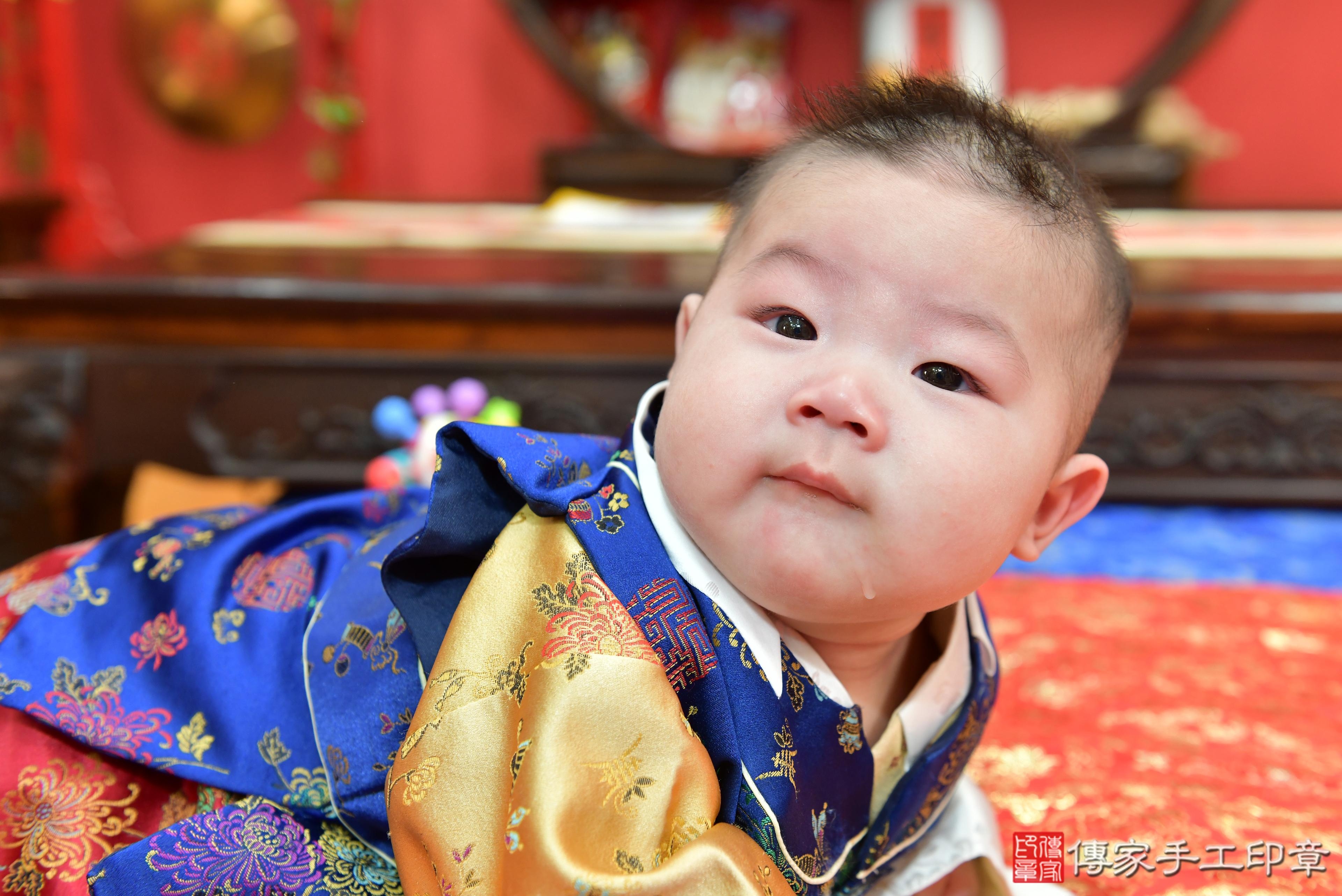 傳家手工印章桃園店、抓周、度脺、美式風會場、傳家嬰兒古禮、吉祥話、抓周道具物品24種、拍照。抓周證書。寶寶抓周、滿周歲、生日快樂、祝福 傳家手工印章桃園店、抓周、度脺、美式風會場、傳家嬰兒古禮、吉祥話、抓周道具物品24種、拍照。抓周證書。寶寶抓周、滿周歲、生日快樂、祝福