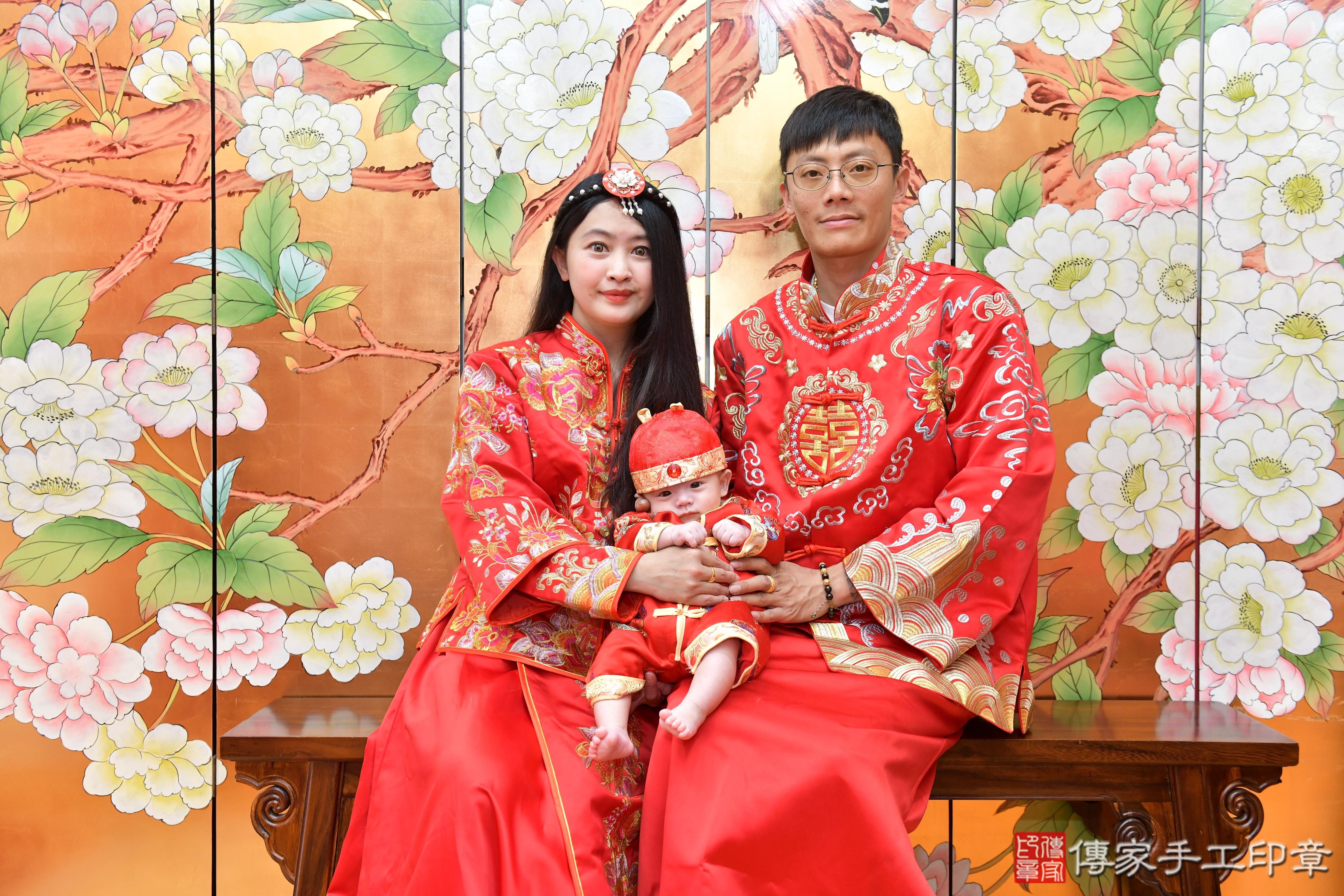 傳家手工印章桃園店、抓周、度脺、美式風會場、傳家嬰兒古禮、吉祥話、抓周道具物品24種、拍照。抓周證書。寶寶抓周、滿周歲、生日快樂、祝福