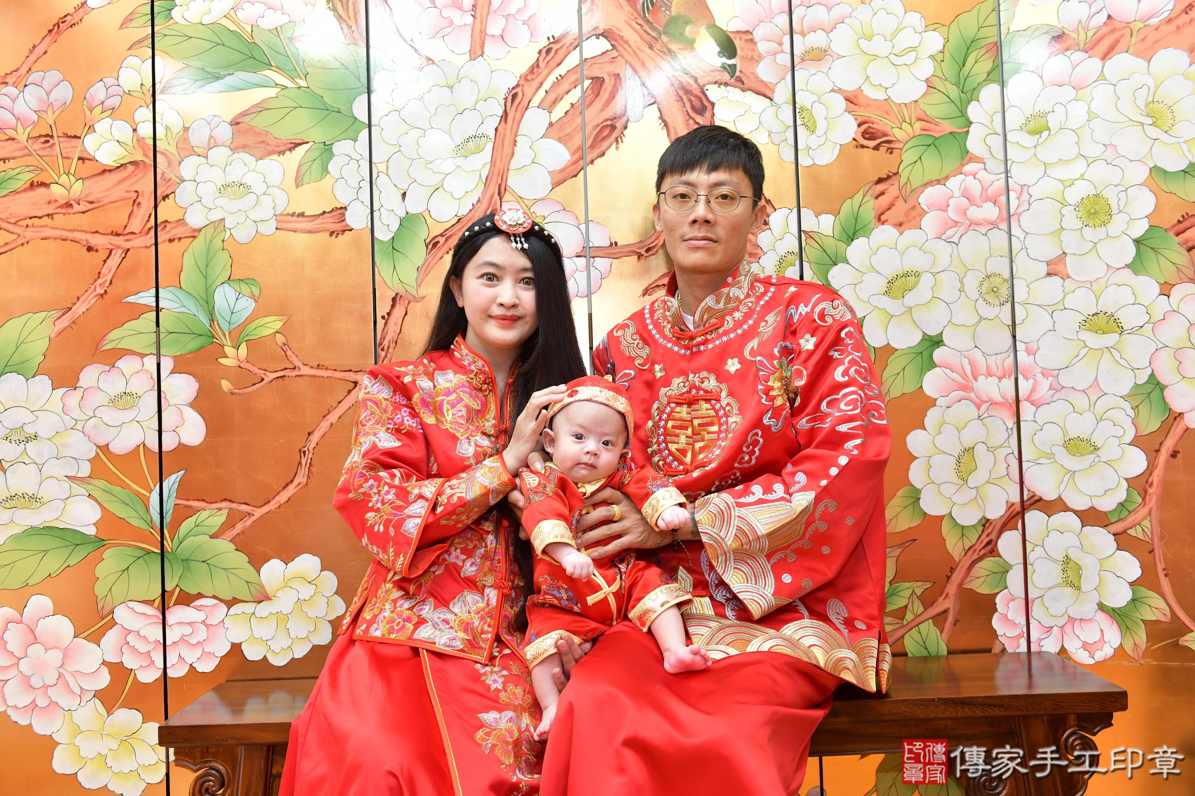 傳家手工印章桃園店、抓周、度脺、美式風會場、傳家嬰兒古禮、吉祥話、抓周道具物品24種、拍照。抓周證書。寶寶抓周、滿周歲、生日快樂、祝福
