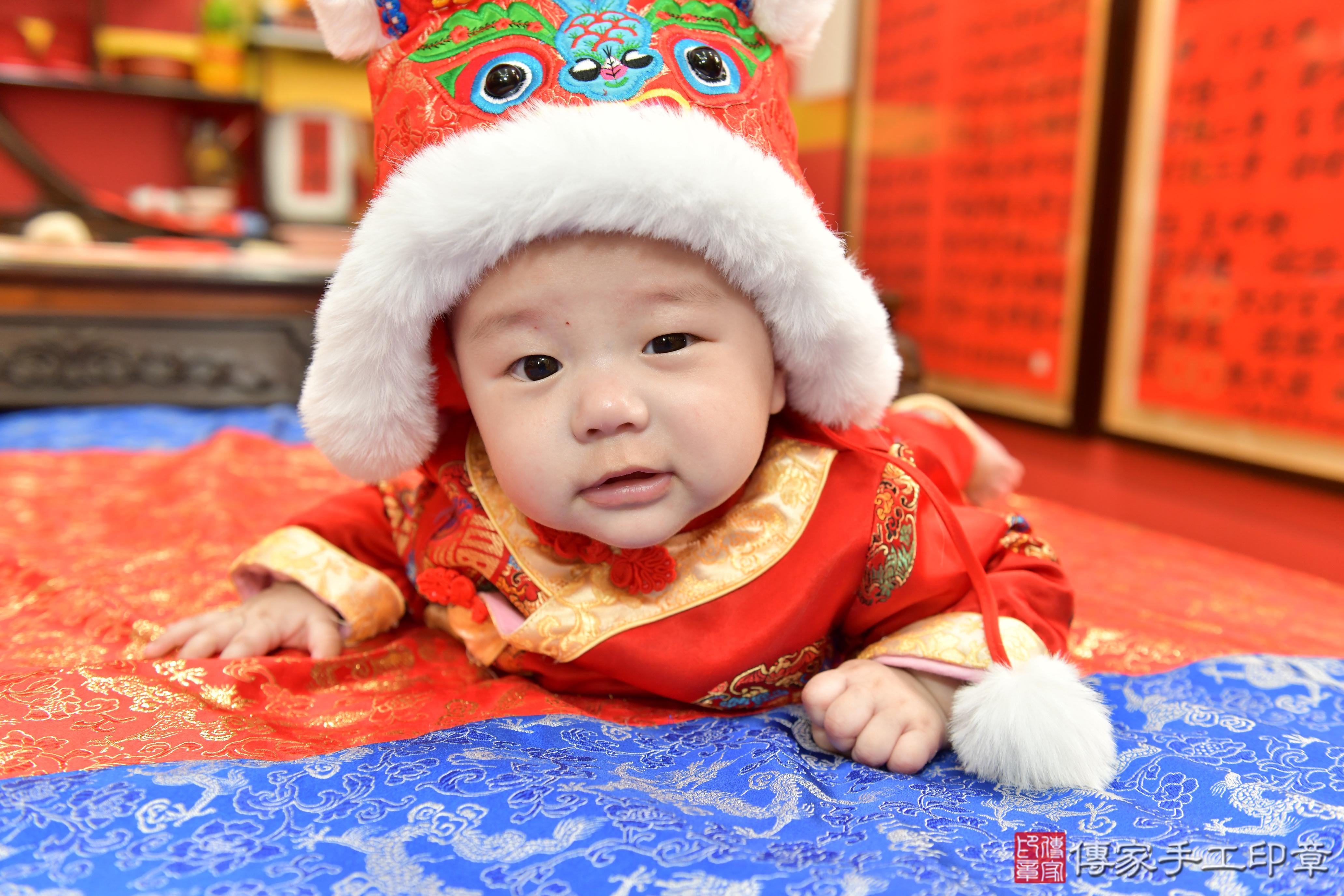 傳家手工印章桃園店、抓周、度脺、美式風會場、傳家嬰兒古禮、吉祥話、抓周道具物品24種、拍照。抓周證書。寶寶抓周、滿周歲、生日快樂、祝福 傳家手工印章桃園店、抓周、度脺、美式風會場、傳家嬰兒古禮、吉祥話、抓周道具物品24種、拍照。抓周證書。寶寶抓周、滿周歲、生日快樂、祝福