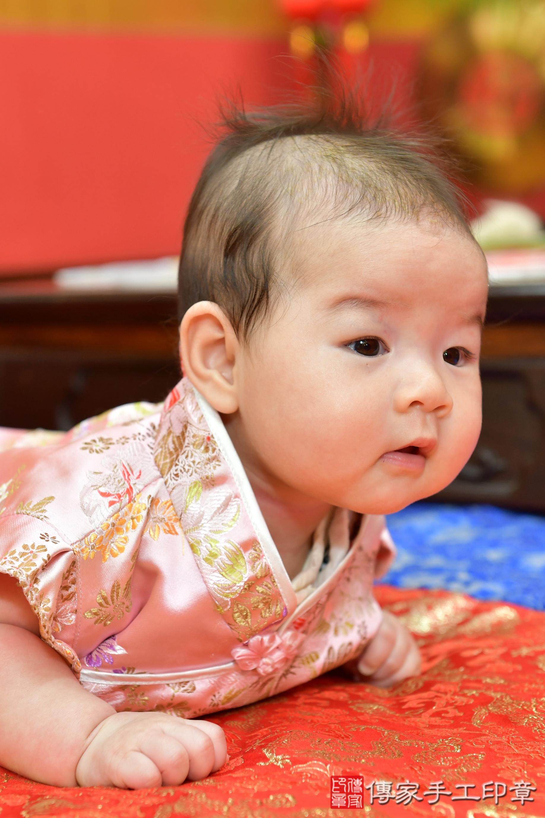 傳家手工印章桃園店、抓周、度脺、美式風會場、傳家嬰兒古禮、吉祥話、抓周道具物品24種、拍照。抓周證書。寶寶抓周、滿周歲、生日快樂、祝福 傳家手工印章桃園店、抓周、度脺、美式風會場、傳家嬰兒古禮、吉祥話、抓周道具物品24種、拍照。抓周證書。寶寶抓周、滿周歲、生日快樂、祝福