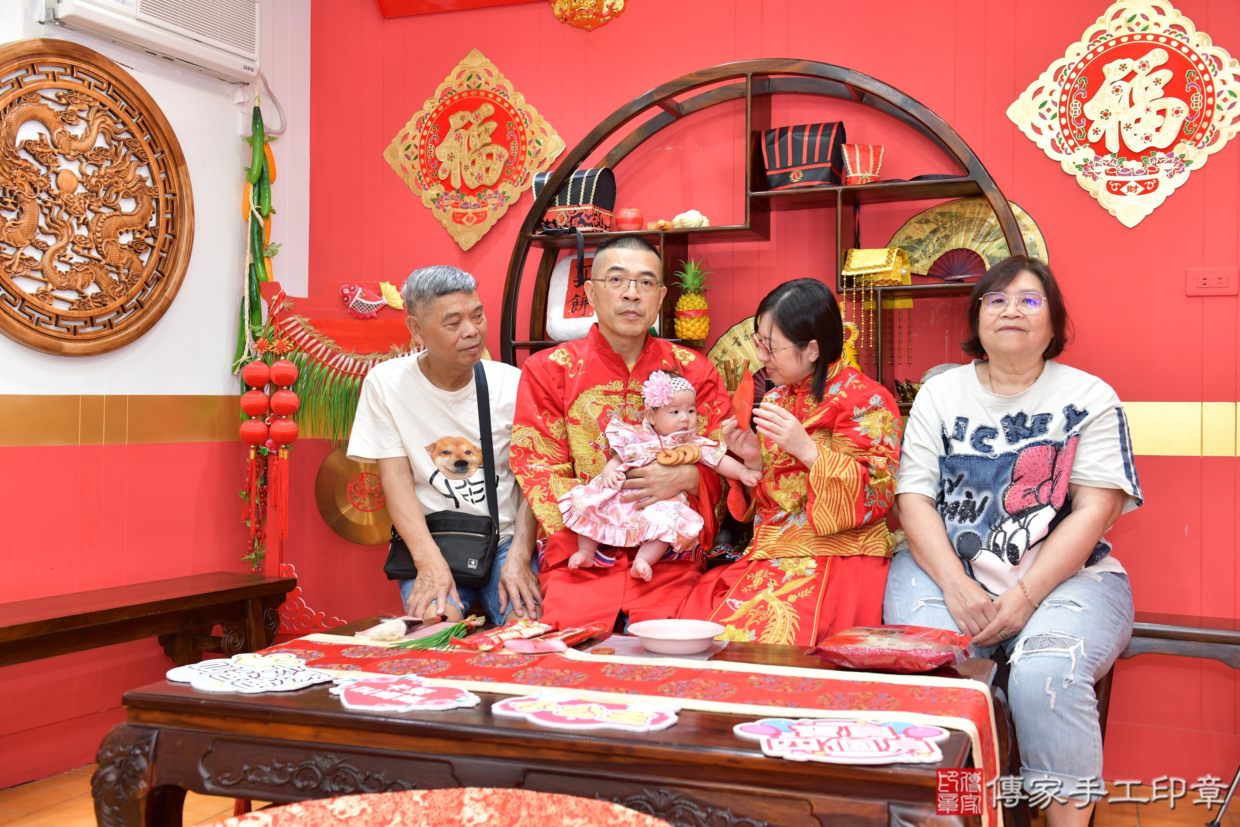 傳家手工印章桃園店、抓周、度脺、美式風會場、傳家嬰兒古禮、吉祥話、抓周道具物品24種、拍照。抓周證書。寶寶抓周、滿周歲、生日快樂、祝福 傳家手工印章桃園店、抓周、度脺、美式風會場、傳家嬰兒古禮、吉祥話、抓周道具物品24種、拍照。抓周證書。寶寶抓周、滿周歲、生日快樂、祝福