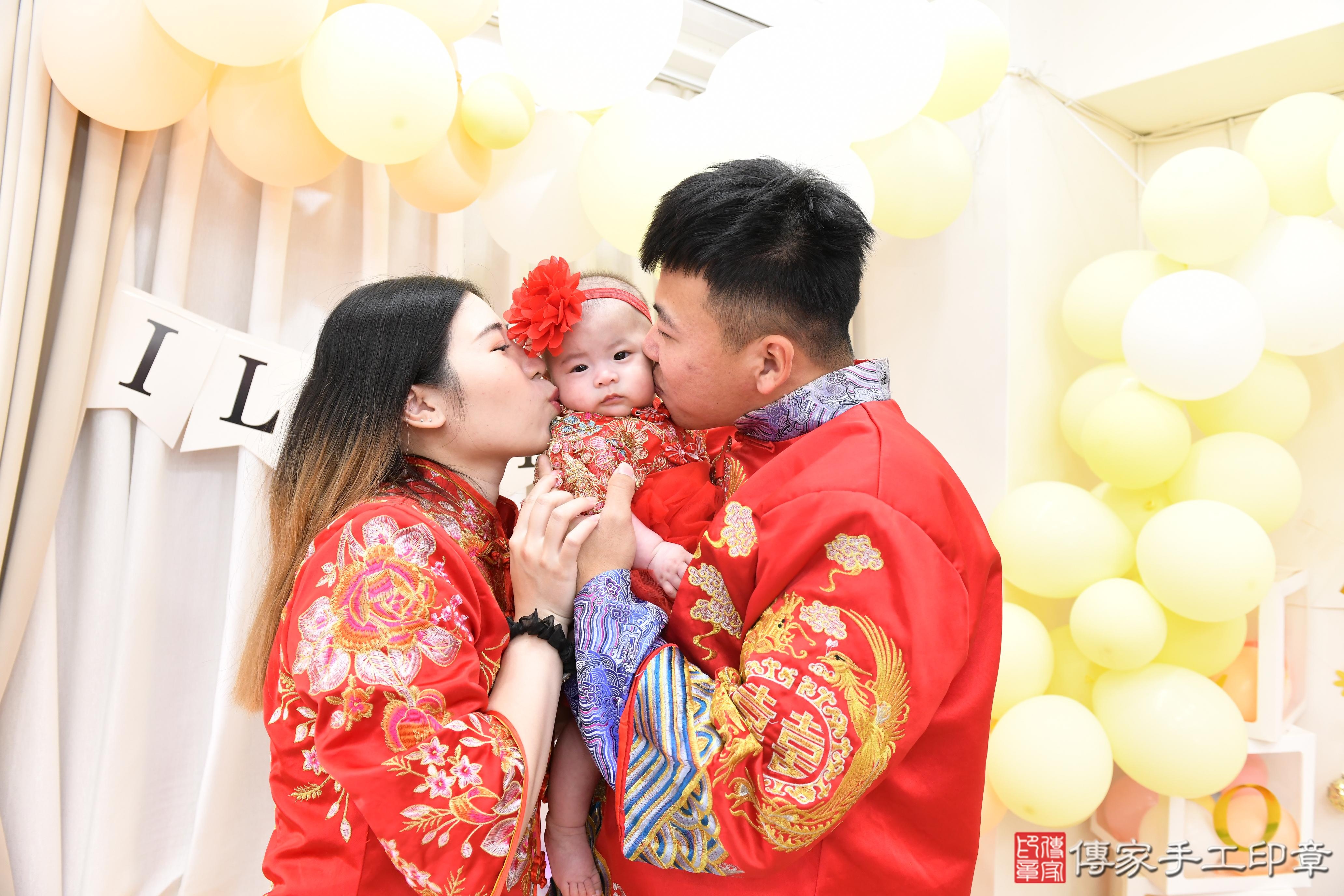 傳家手工印章高雄店、抓周、度脺、美式風會場、傳家嬰兒古禮、吉祥話、抓周道具物品24種、拍照。抓周證書。寶寶抓周、滿周歲、生日快樂、祝福
