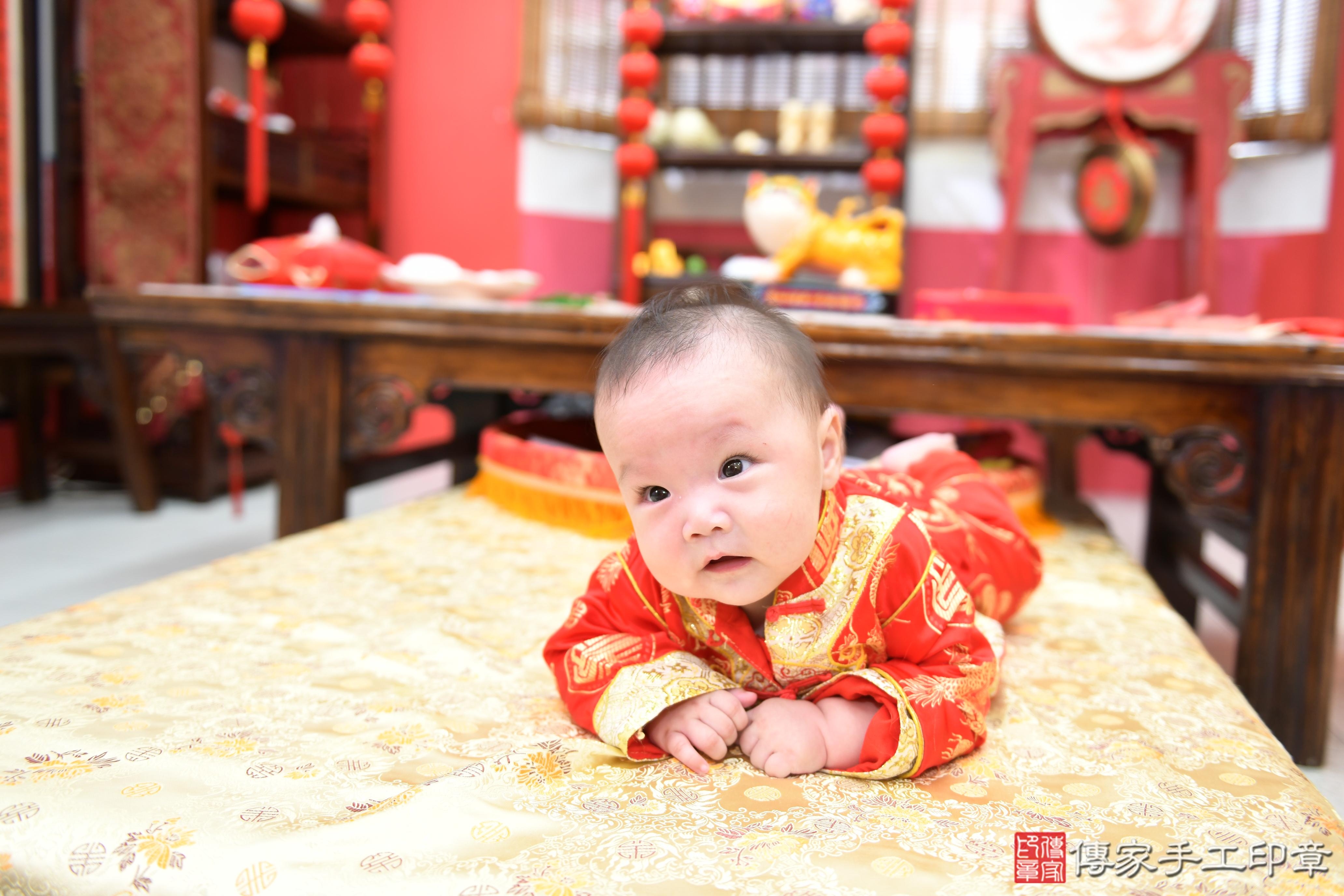 傳家手工印章高雄店、抓周、度脺、美式風會場、傳家嬰兒古禮、吉祥話、抓周道具物品24種、拍照。抓周證書。寶寶抓周、滿周歲、生日快樂、祝福 傳家手工印章高雄店、抓周、度脺、美式風會場、傳家嬰兒古禮、吉祥話、抓周道具物品24種、拍照。抓周證書。寶寶抓周、滿周歲、生日快樂、祝福