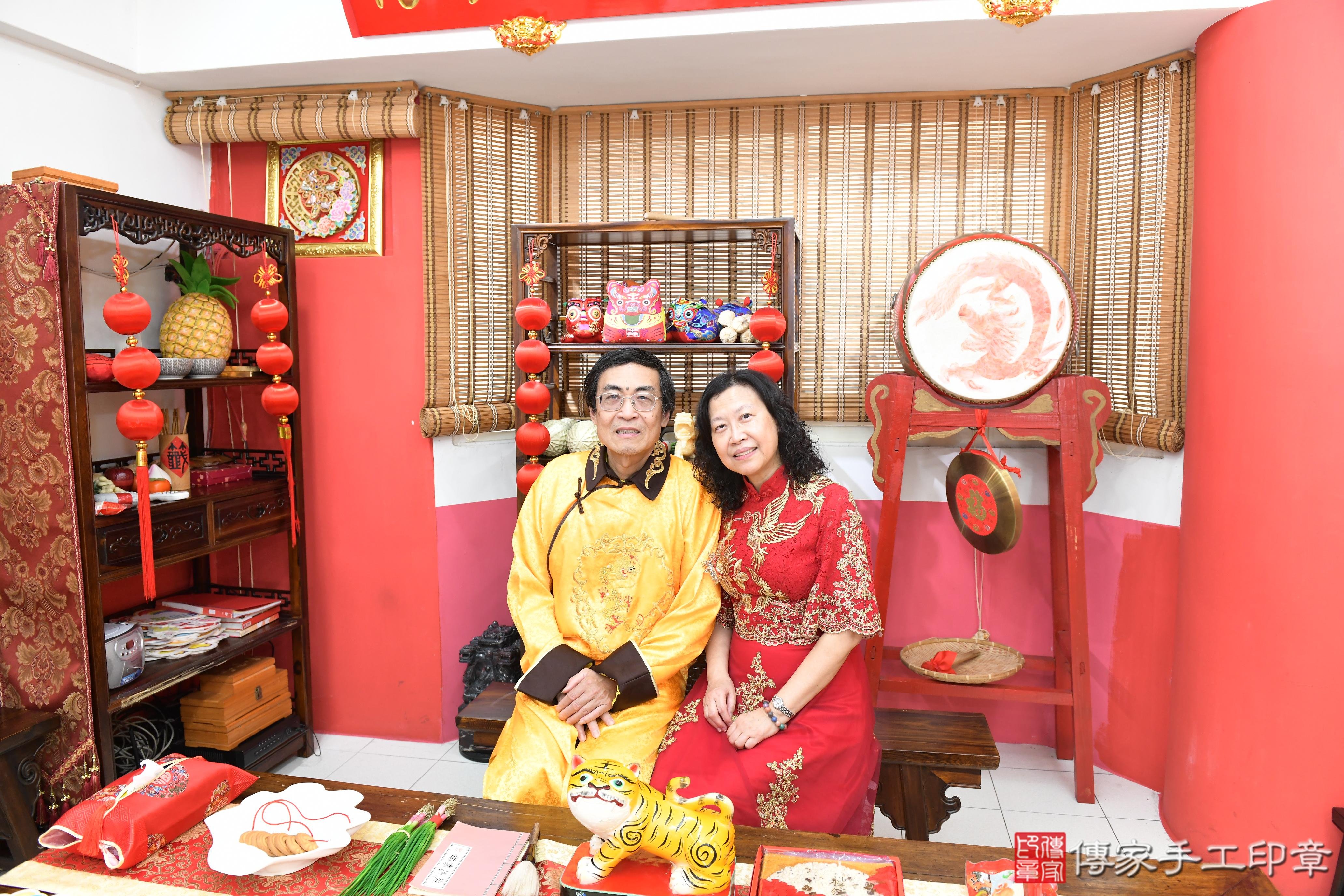 傳家手工印章高雄店、抓周、度脺、美式風會場、傳家嬰兒古禮、吉祥話、抓周道具物品24種、拍照。抓周證書。寶寶抓周、滿周歲、生日快樂、祝福 傳家手工印章高雄店、抓周、度脺、美式風會場、傳家嬰兒古禮、吉祥話、抓周道具物品24種、拍照。抓周證書。寶寶抓周、滿周歲、生日快樂、祝福