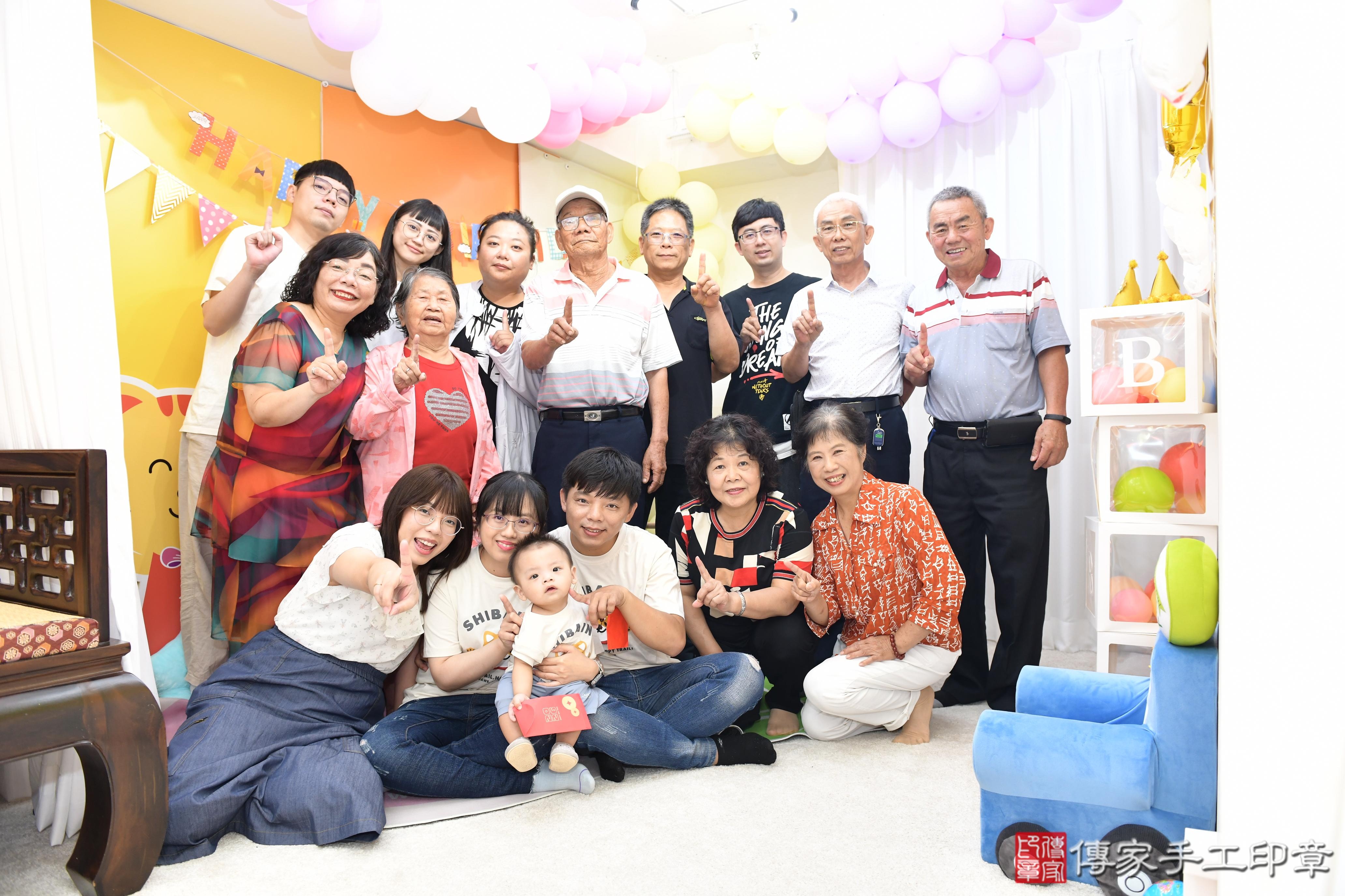 傳家手工印章台南店、抓周、度脺、美式風會場、傳家嬰兒古禮、吉祥話、抓周道具物品24種、拍照。抓周證書。寶寶抓周、滿周歲、生日快樂、祝福 傳家手工印章台南店、抓周、度脺、美式風會場、傳家嬰兒古禮、吉祥話、抓周道具物品24種、拍照。抓周證書。寶寶抓周、滿周歲、生日快樂、祝福