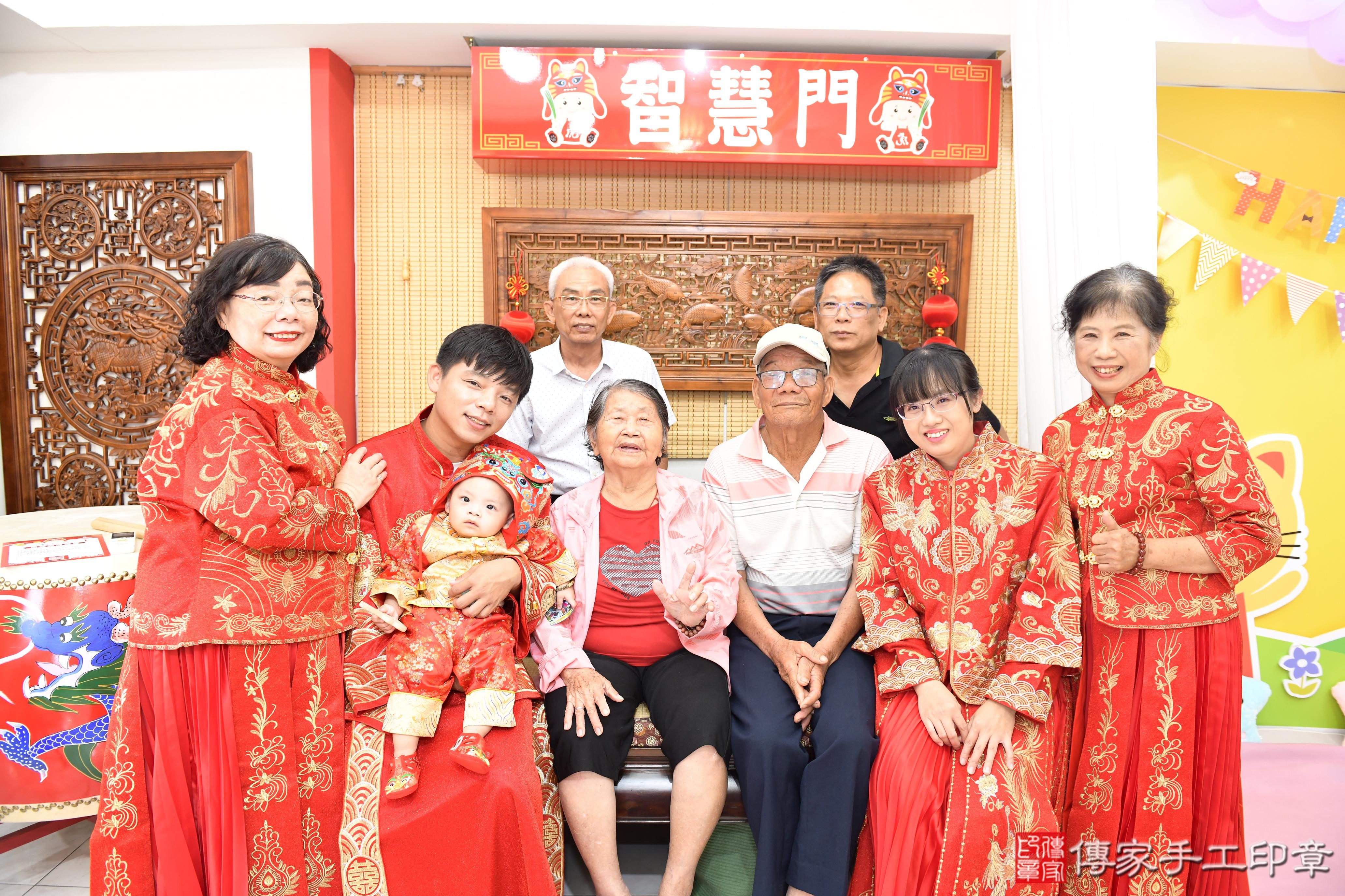 傳家手工印章台南店、抓周、度脺、美式風會場、傳家嬰兒古禮、吉祥話、抓周道具物品24種、拍照。抓周證書。寶寶抓周、滿周歲、生日快樂、祝福 傳家手工印章台南店、抓周、度脺、美式風會場、傳家嬰兒古禮、吉祥話、抓周道具物品24種、拍照。抓周證書。寶寶抓周、滿周歲、生日快樂、祝福