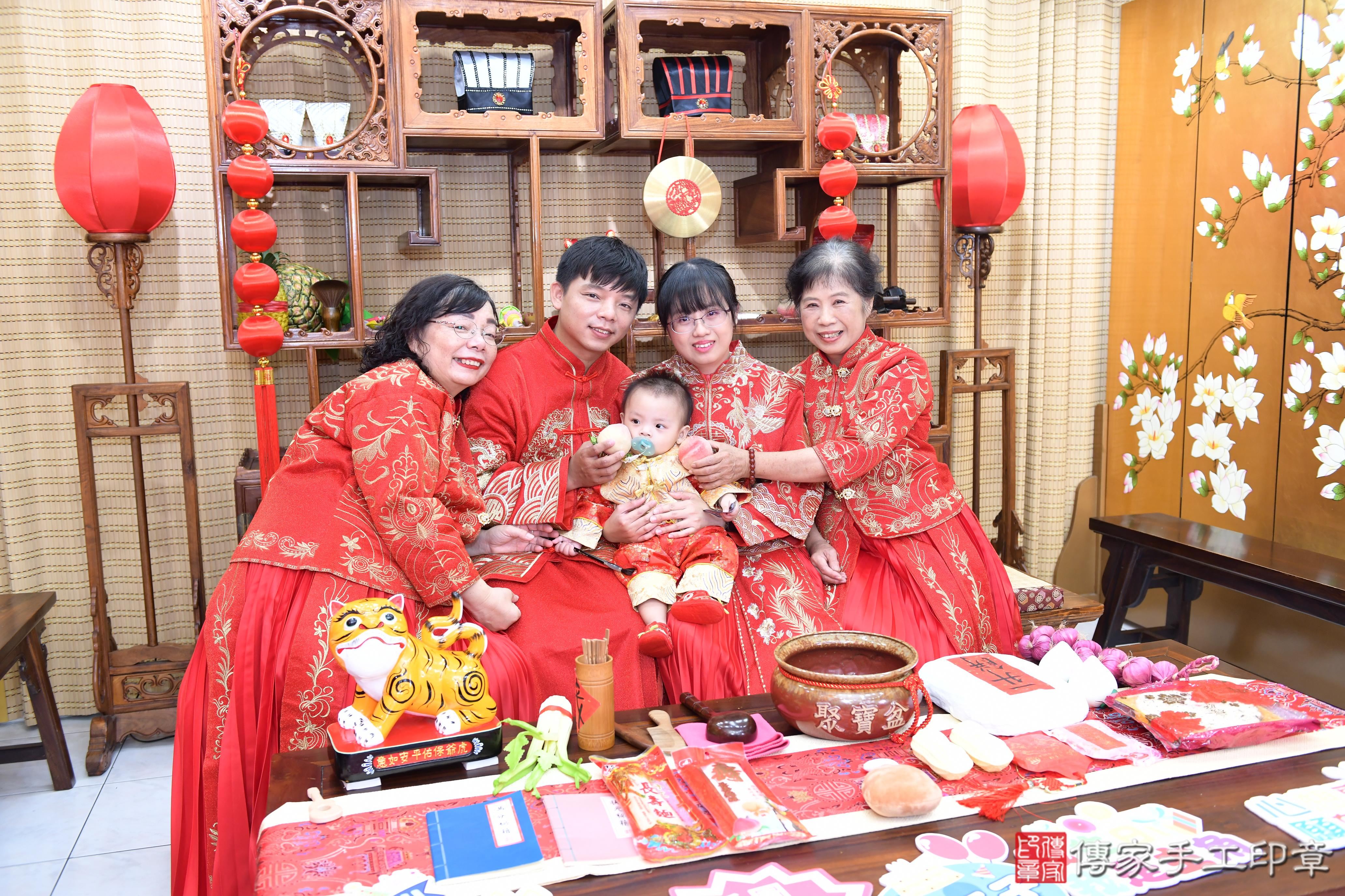傳家手工印章台南店、抓周、度脺、美式風會場、傳家嬰兒古禮、吉祥話、抓周道具物品24種、拍照。抓周證書。寶寶抓周、滿周歲、生日快樂、祝福 傳家手工印章台南店、抓周、度脺、美式風會場、傳家嬰兒古禮、吉祥話、抓周道具物品24種、拍照。抓周證書。寶寶抓周、滿周歲、生日快樂、祝福