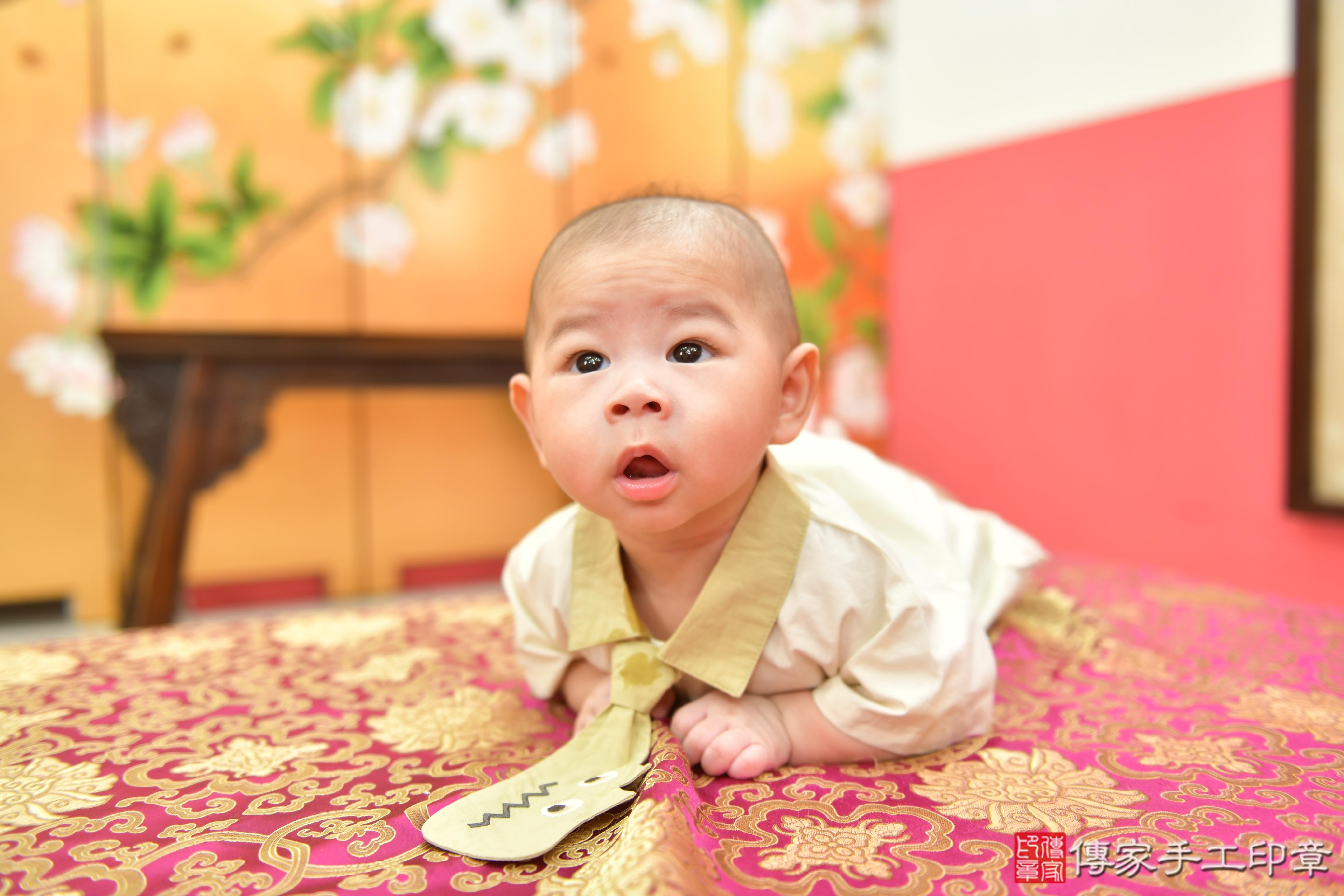 傳家手工印章台中店、抓周、度脺、美式風會場、傳家嬰兒古禮、吉祥話、抓周道具物品24種、拍照。抓周證書。寶寶抓周、滿周歲、生日快樂、祝福 傳家手工印章台中店、抓周、度脺、美式風會場、傳家嬰兒古禮、吉祥話、抓周道具物品24種、拍照。抓周證書。寶寶抓周、滿周歲、生日快樂、祝福