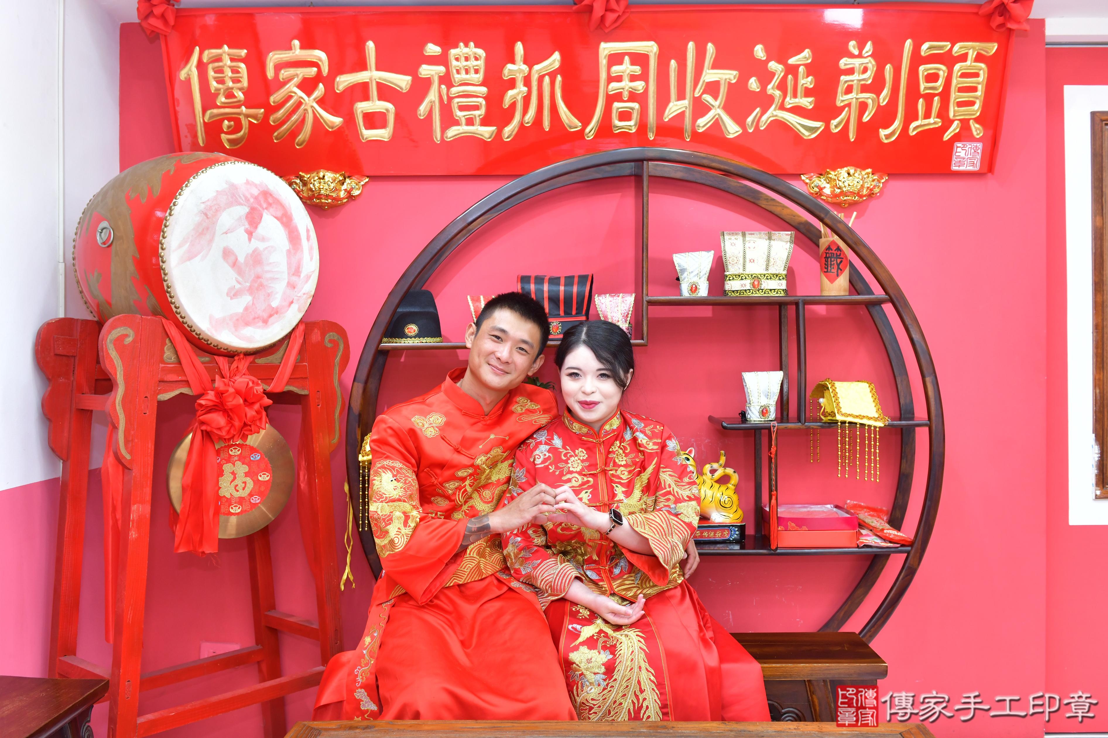 傳家手工印章台中店、抓周、度脺、美式風會場、傳家嬰兒古禮、吉祥話、抓周道具物品24種、拍照。抓周證書。寶寶抓周、滿周歲、生日快樂、祝福