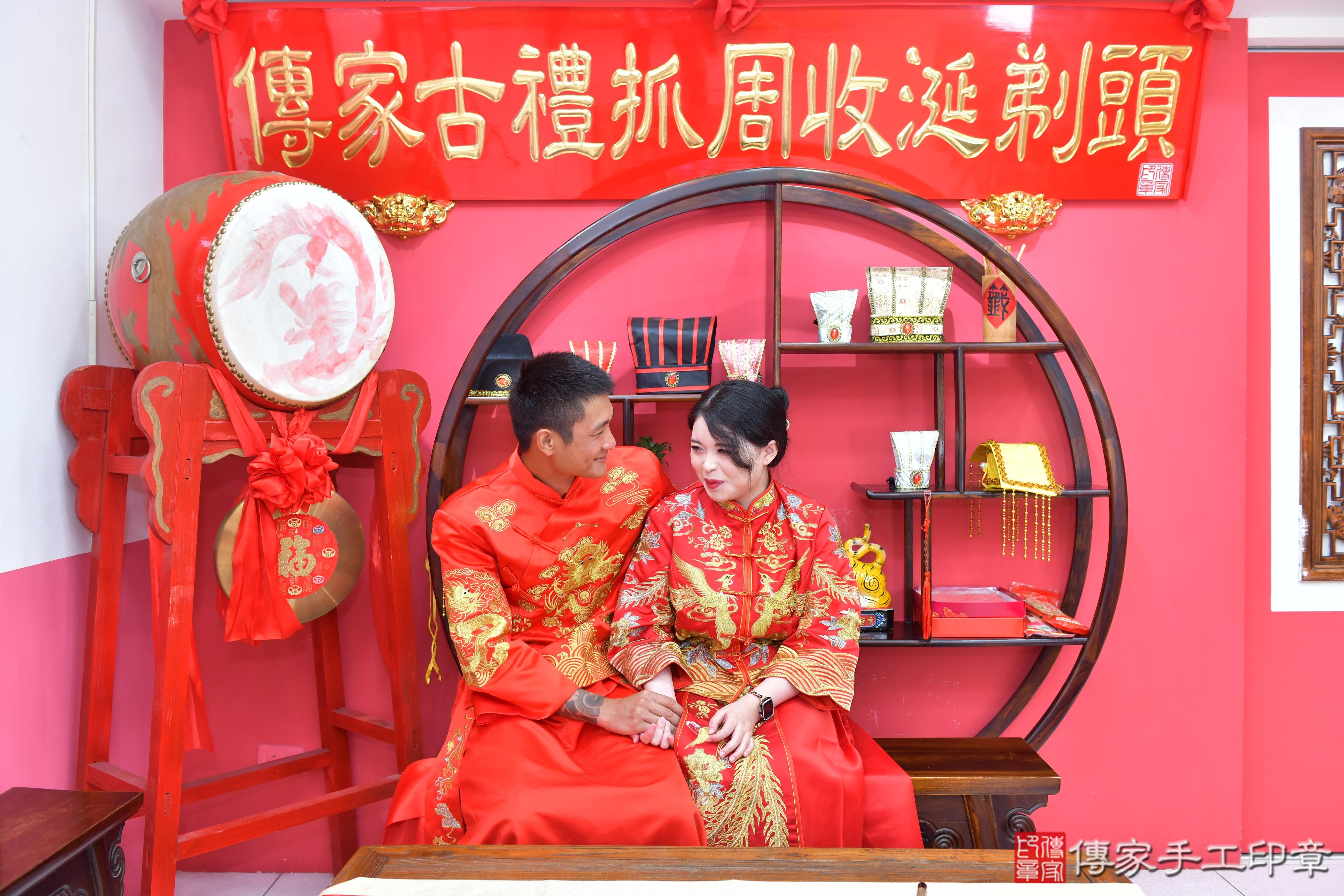 傳家手工印章台中店、抓周、度脺、美式風會場、傳家嬰兒古禮、吉祥話、抓周道具物品24種、拍照。抓周證書。寶寶抓周、滿周歲、生日快樂、祝福