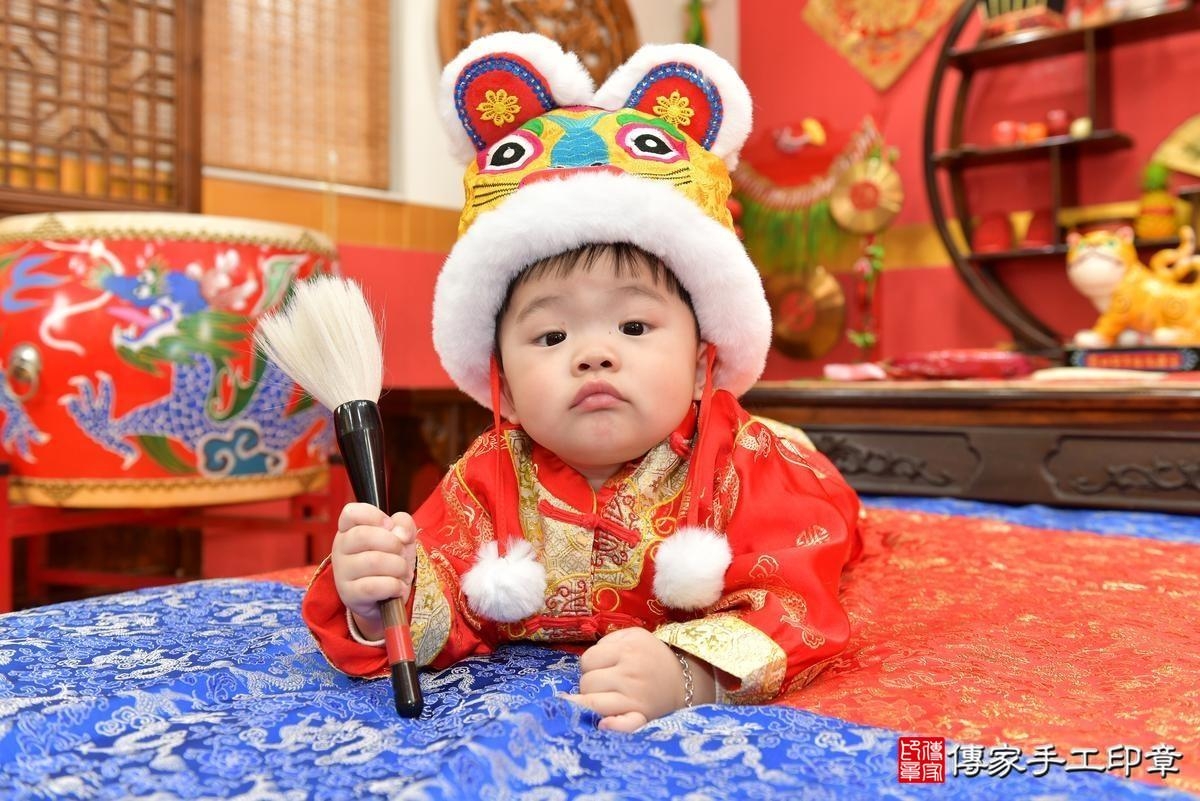 傳家手工印章桃園店、美式抓周、抓周道具、未來職業、滿周歲、億億寶寶、桃園、拍照、生日快樂