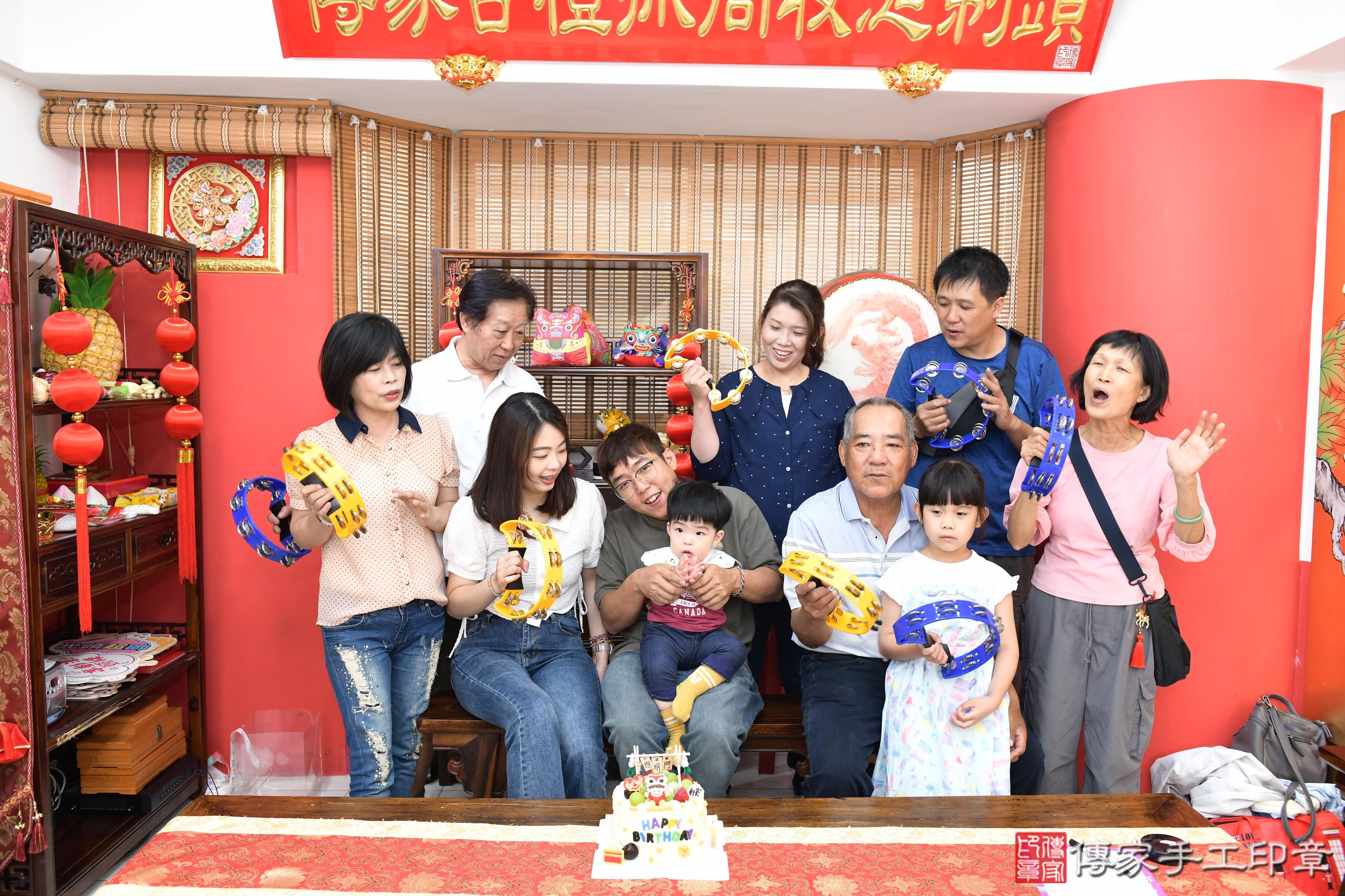 傳家手工印章桃園店、美式抓周、抓周道具、未來職業、滿周歲、宥宥寶寶、桃園市、拍照、生日快樂