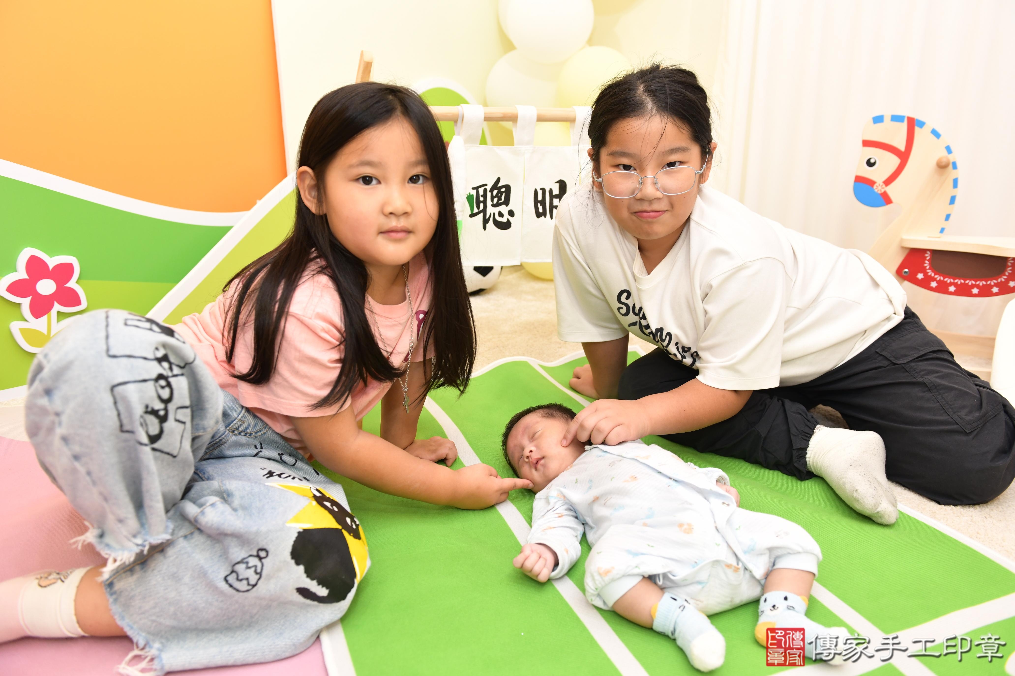 傳家手工印章台南店、抓周、度脺、美式風會場、傳家嬰兒古禮、吉祥話、抓周道具物品24種、拍照。抓周證書。寶寶抓周、滿周歲、生日快樂、祝福 傳家手工印章台南店、抓周、度脺、美式風會場、傳家嬰兒古禮、吉祥話、抓周道具物品24種、拍照。抓周證書。寶寶抓周、滿周歲、生日快樂、祝福