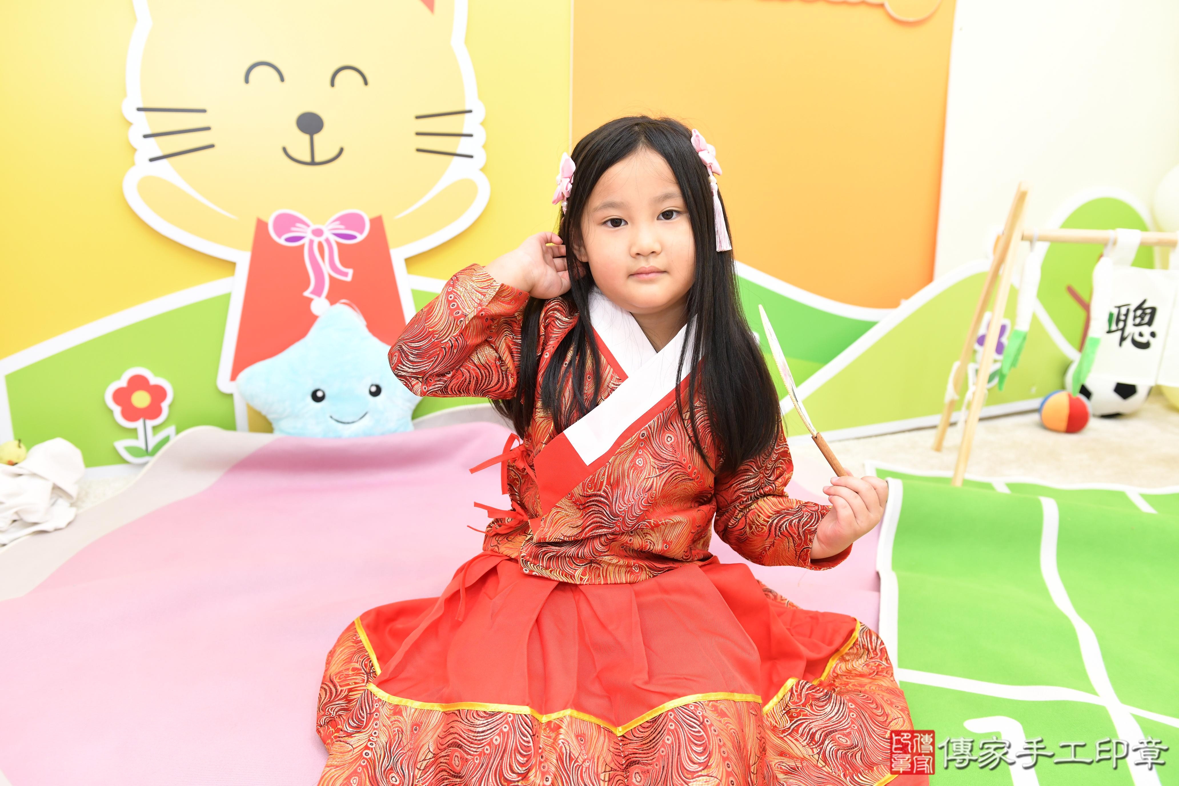 傳家手工印章台南店、抓周、度脺、美式風會場、傳家嬰兒古禮、吉祥話、抓周道具物品24種、拍照。抓周證書。寶寶抓周、滿周歲、生日快樂、祝福 傳家手工印章台南店、抓周、度脺、美式風會場、傳家嬰兒古禮、吉祥話、抓周道具物品24種、拍照。抓周證書。寶寶抓周、滿周歲、生日快樂、祝福