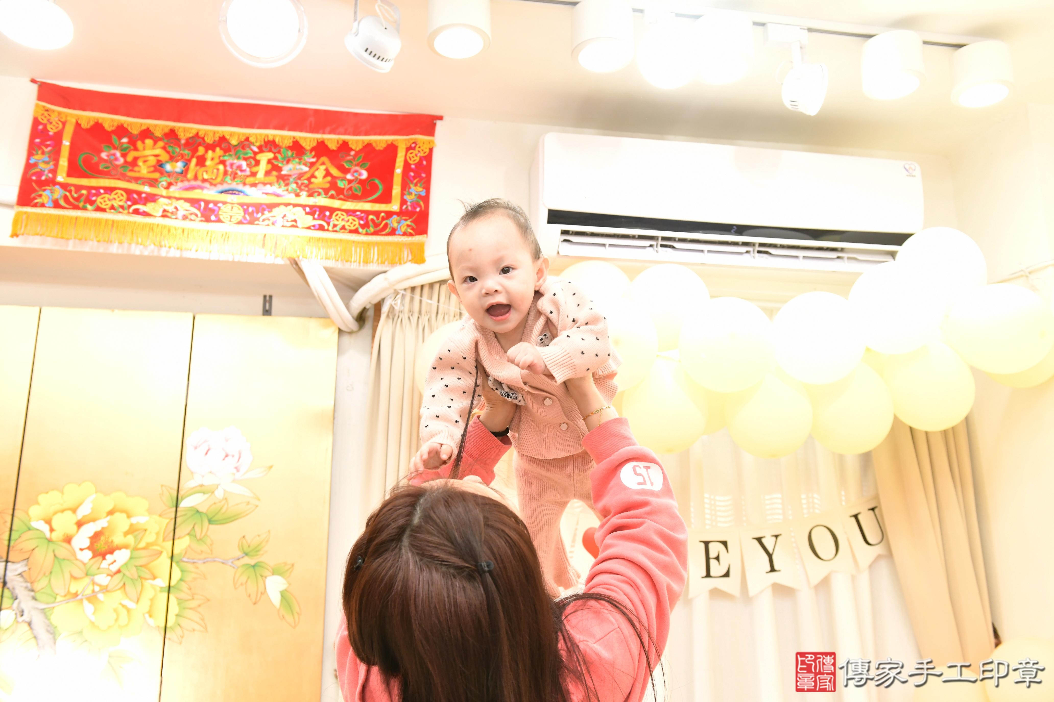 傳家手工印章高雄店、美式抓周、抓周道具、未來職業、滿周歲、喬喬寶寶、高雄市、拍照、生日快樂
