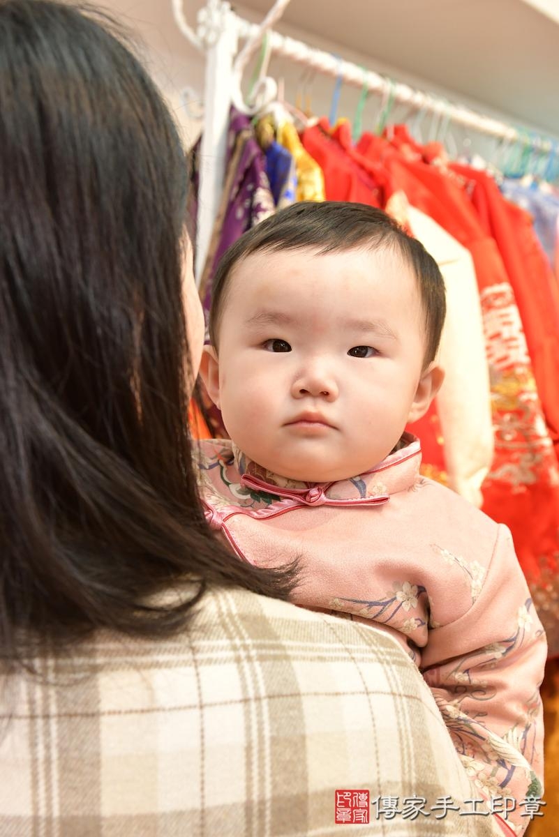 傳家手工印章桃園店、美式抓周、抓周道具、未來職業、滿周歲、小欣寶寶、桃園市、拍照、生日快樂