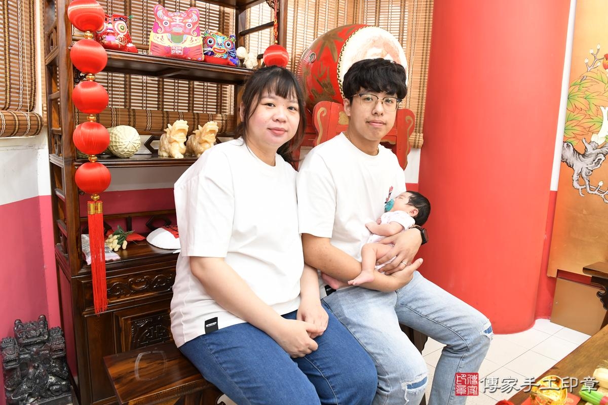 傳家手工印章高雄店、剃頭、滿月、剃胎毛、剃頭十禮、翎翎寶寶、高雄市、拍照、生日快樂