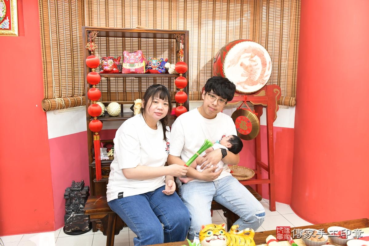 傳家手工印章高雄店、剃頭、滿月、剃胎毛、剃頭十禮、翎翎寶寶、高雄市、拍照、生日快樂